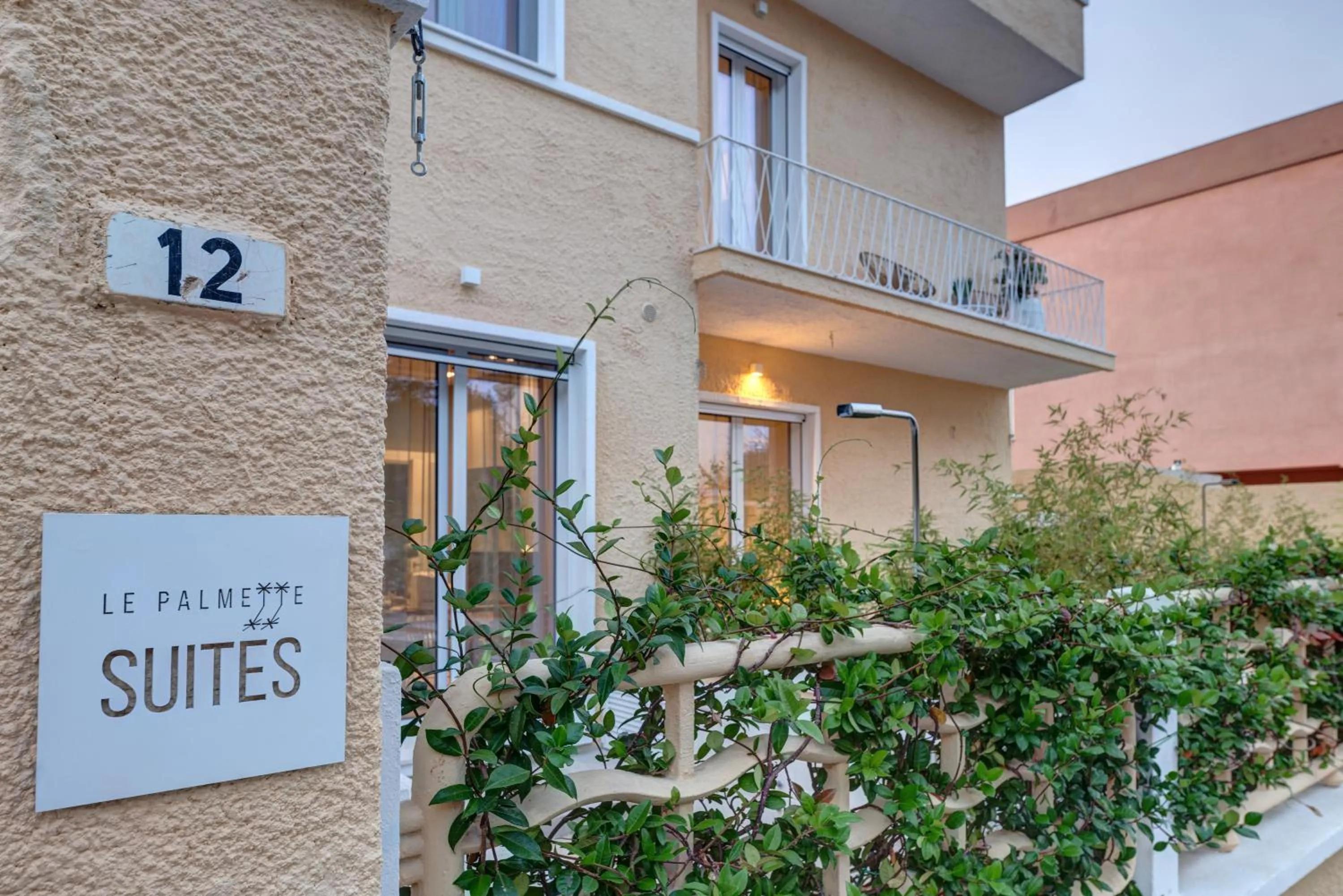 Property building in Le Palmette Suites