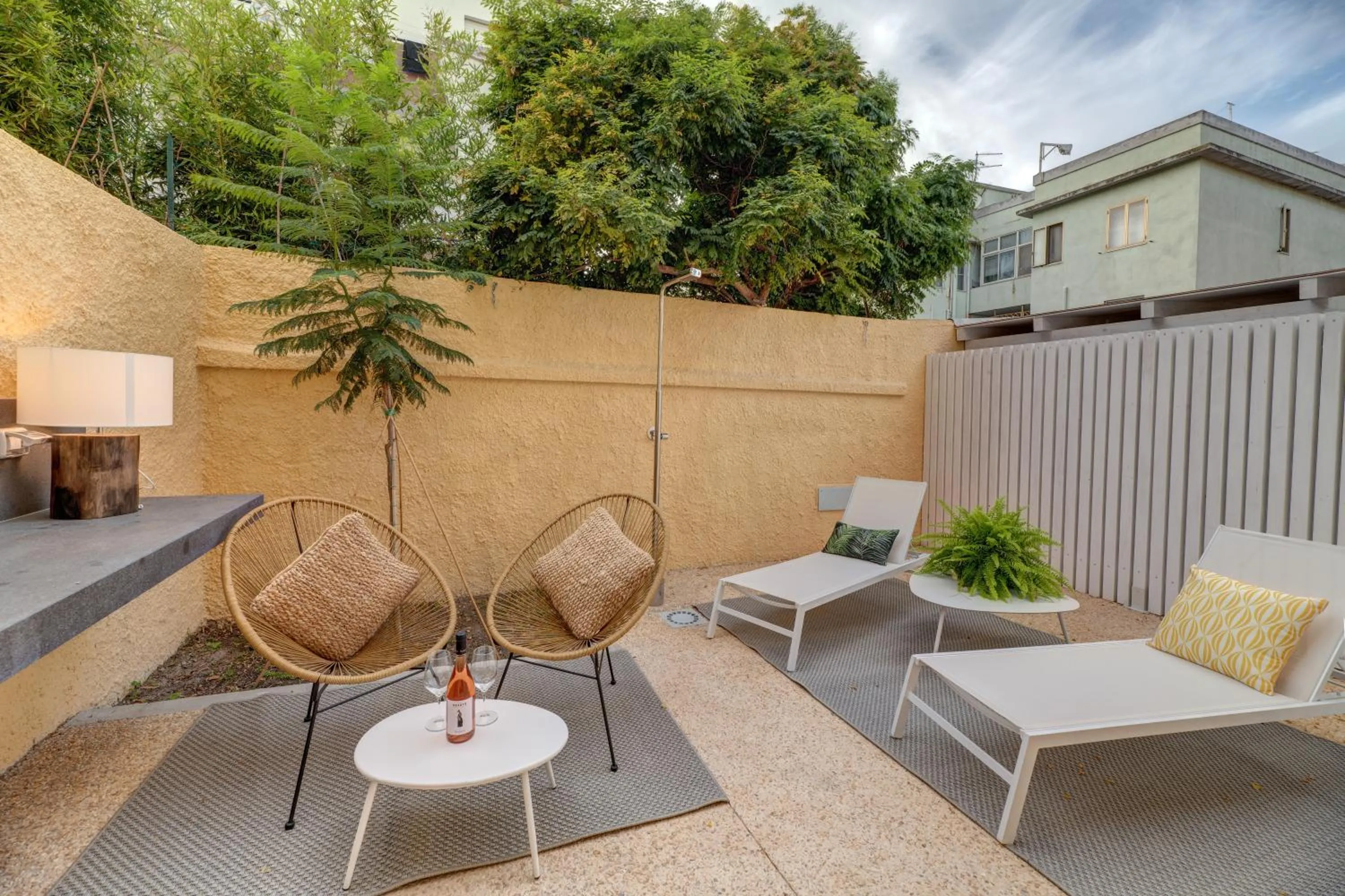 Patio in Le Palmette Suites