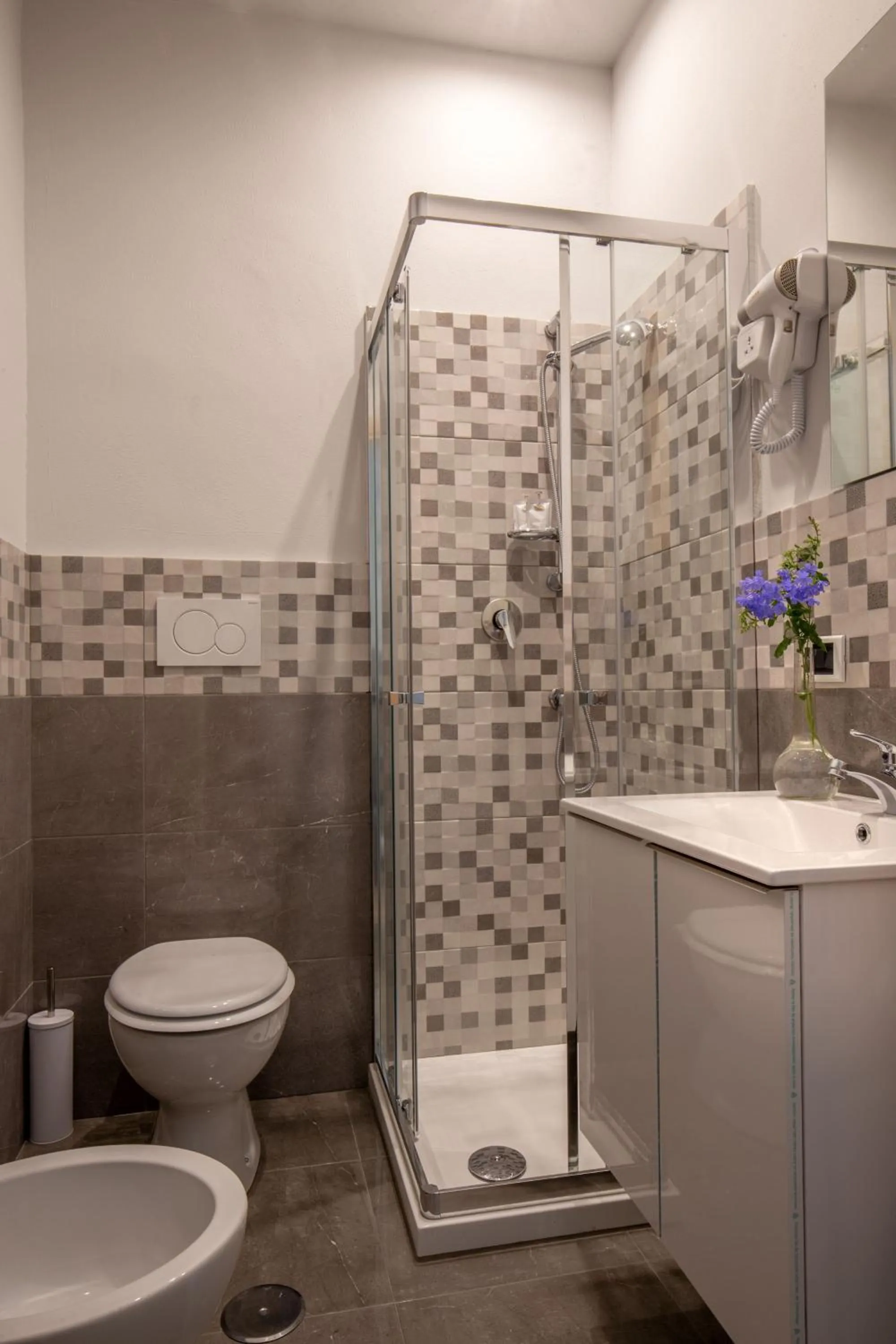 Toilet in The Shell Rome Suite