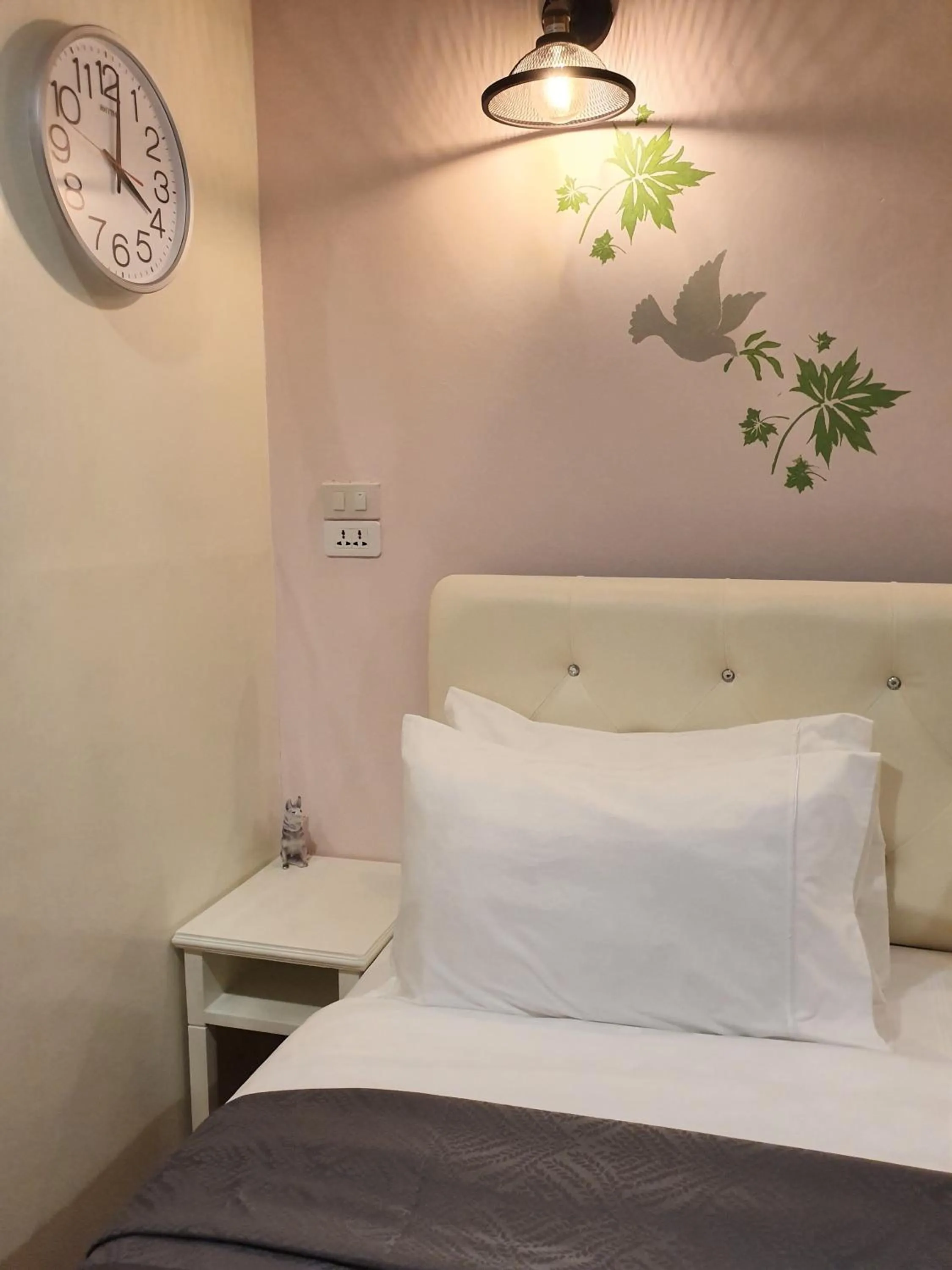 Photo of the whole room, Bed in Cana Boutique Hotel