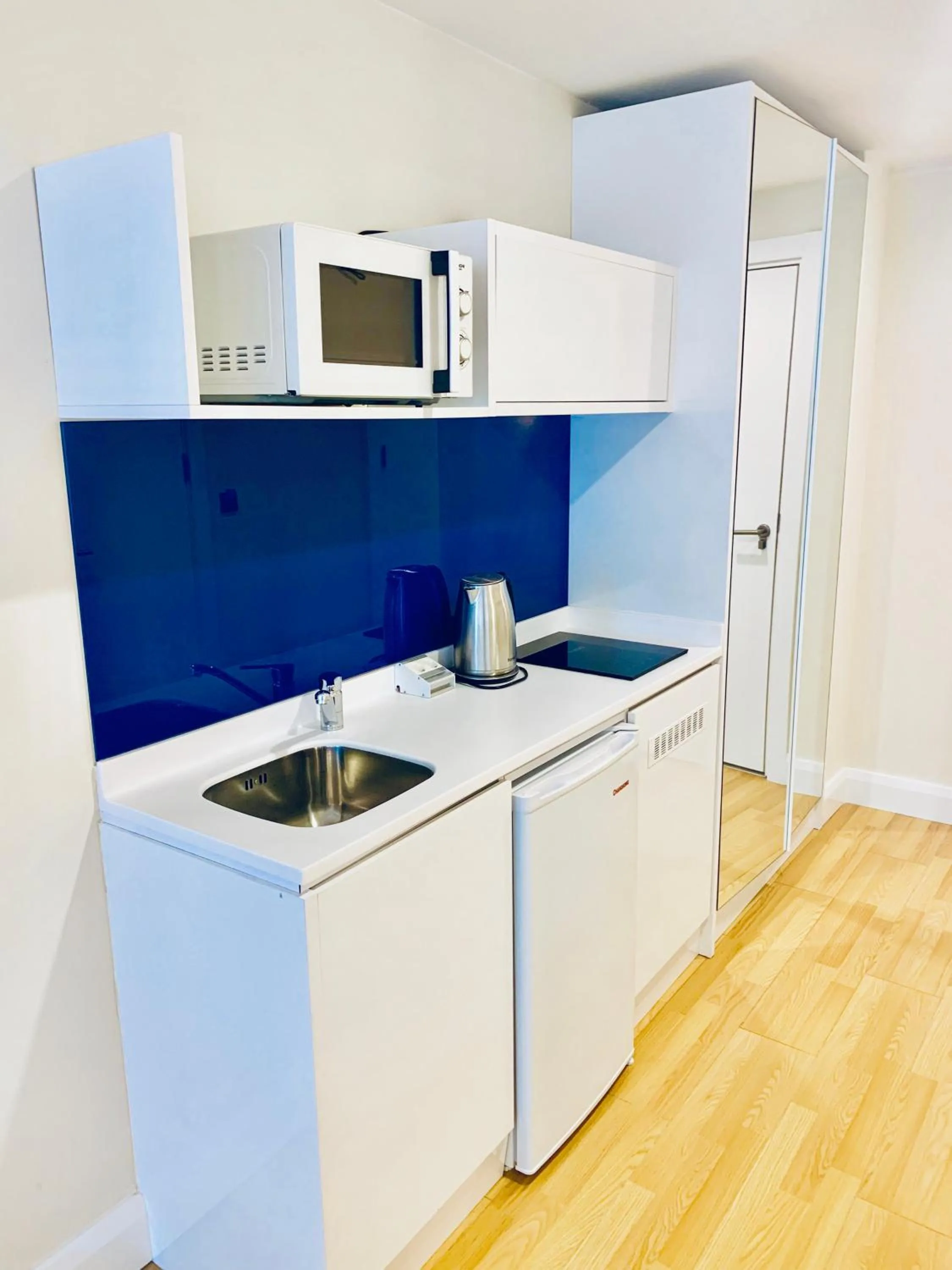 Kitchen or kitchenette in Royal Sea Breeze Apartments