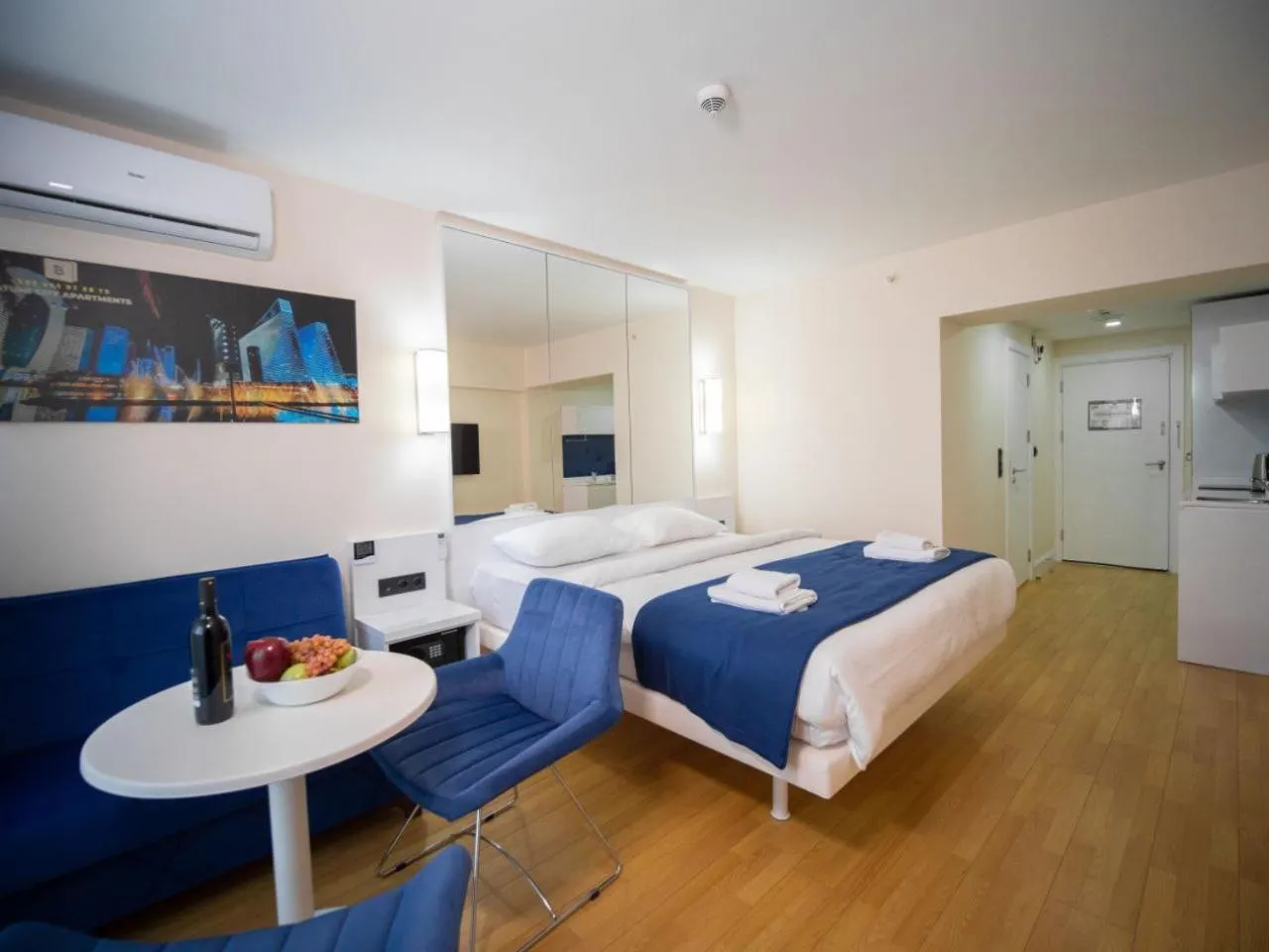 Photo of the whole room, Bed in Royal Sea Breeze Apartments