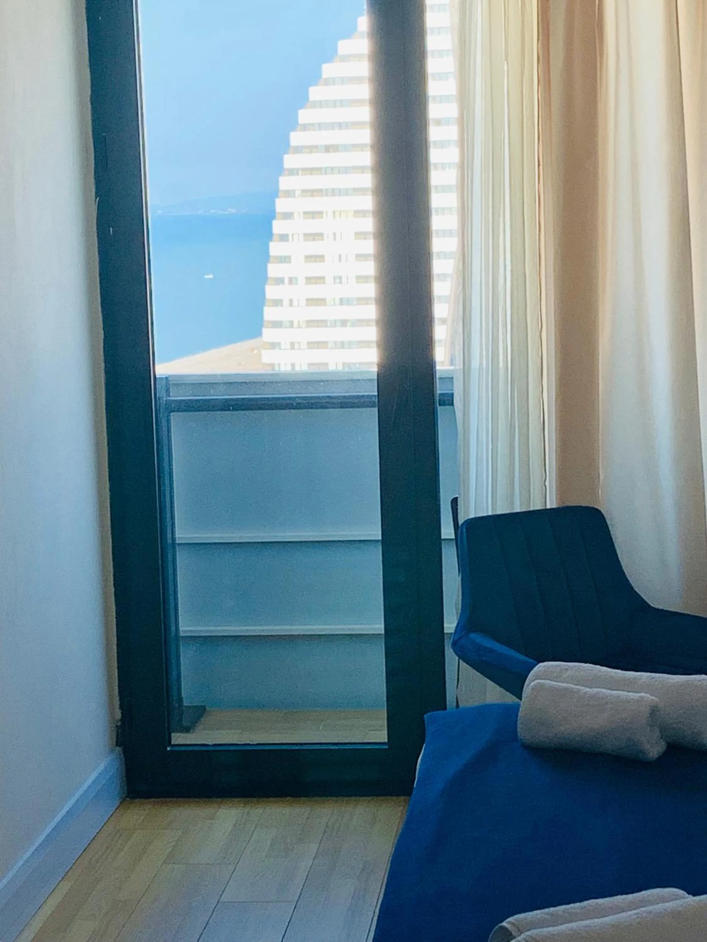 Sea view, Bed in Royal Sea Breeze Apartments