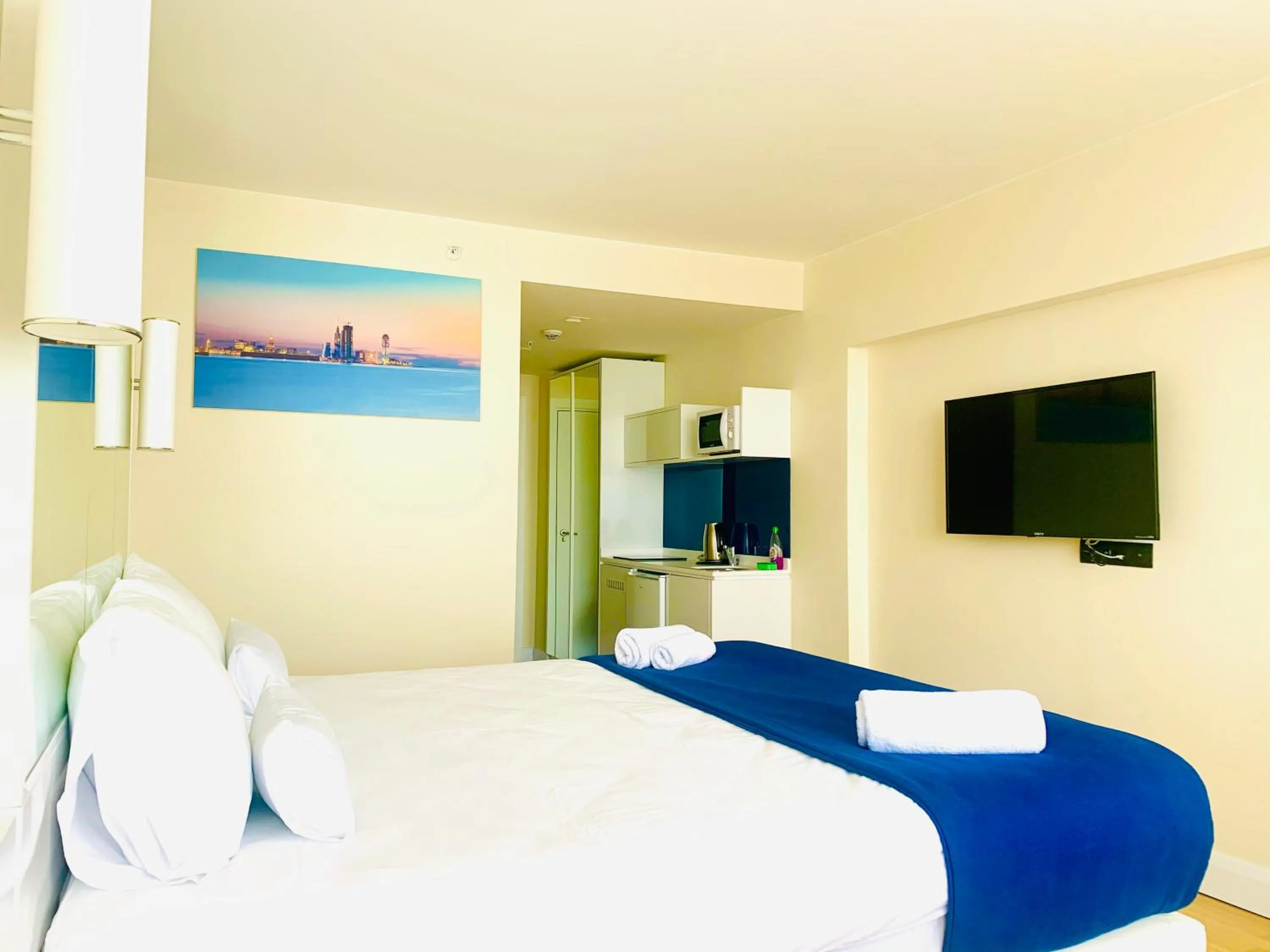 Photo of the whole room, Bed in Royal Sea Breeze Apartments