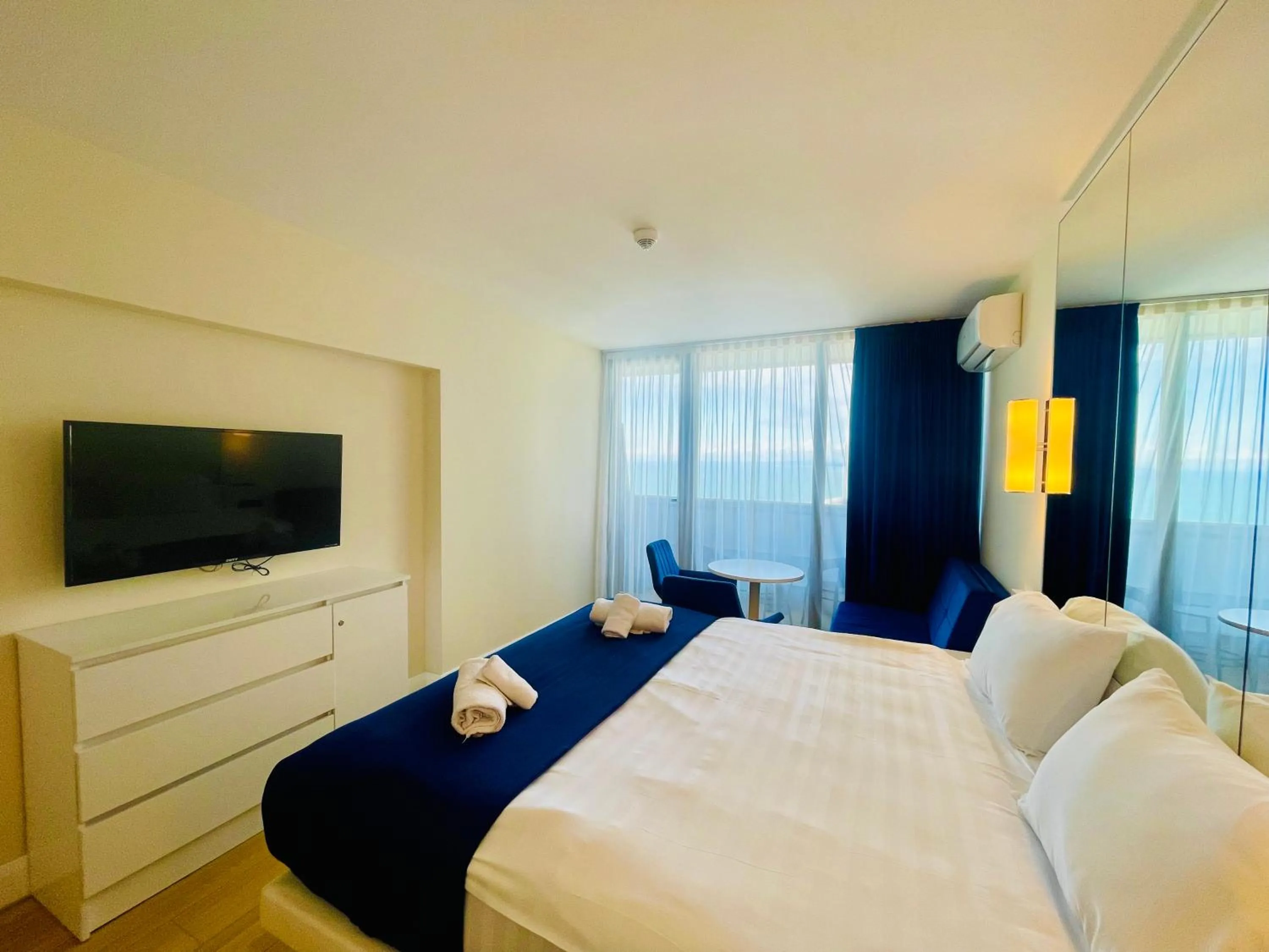 Photo of the whole room, Bed in Royal Sea Breeze Apartments