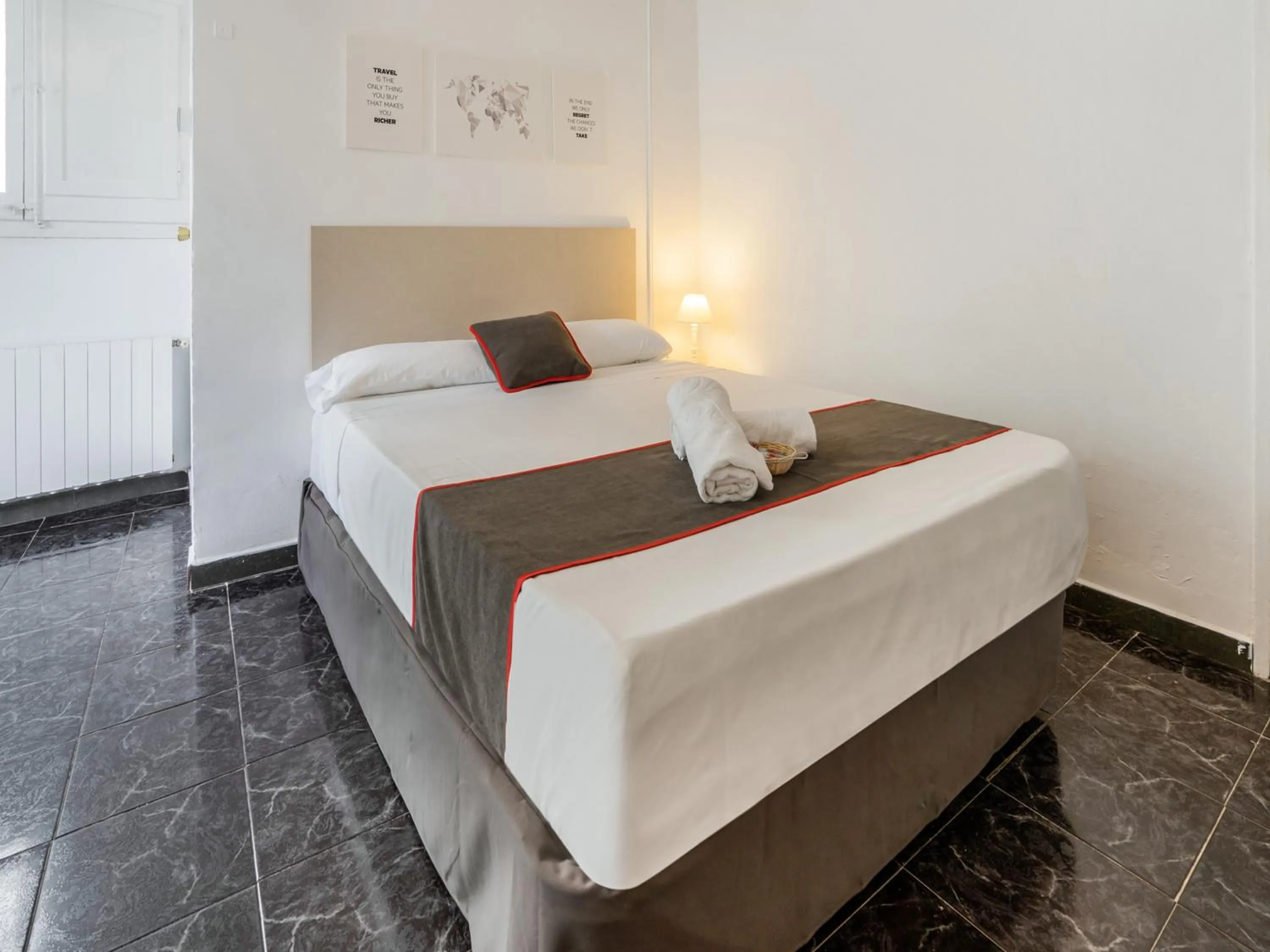 Photo of the whole room, Bed in Hostal Patio de La Luna