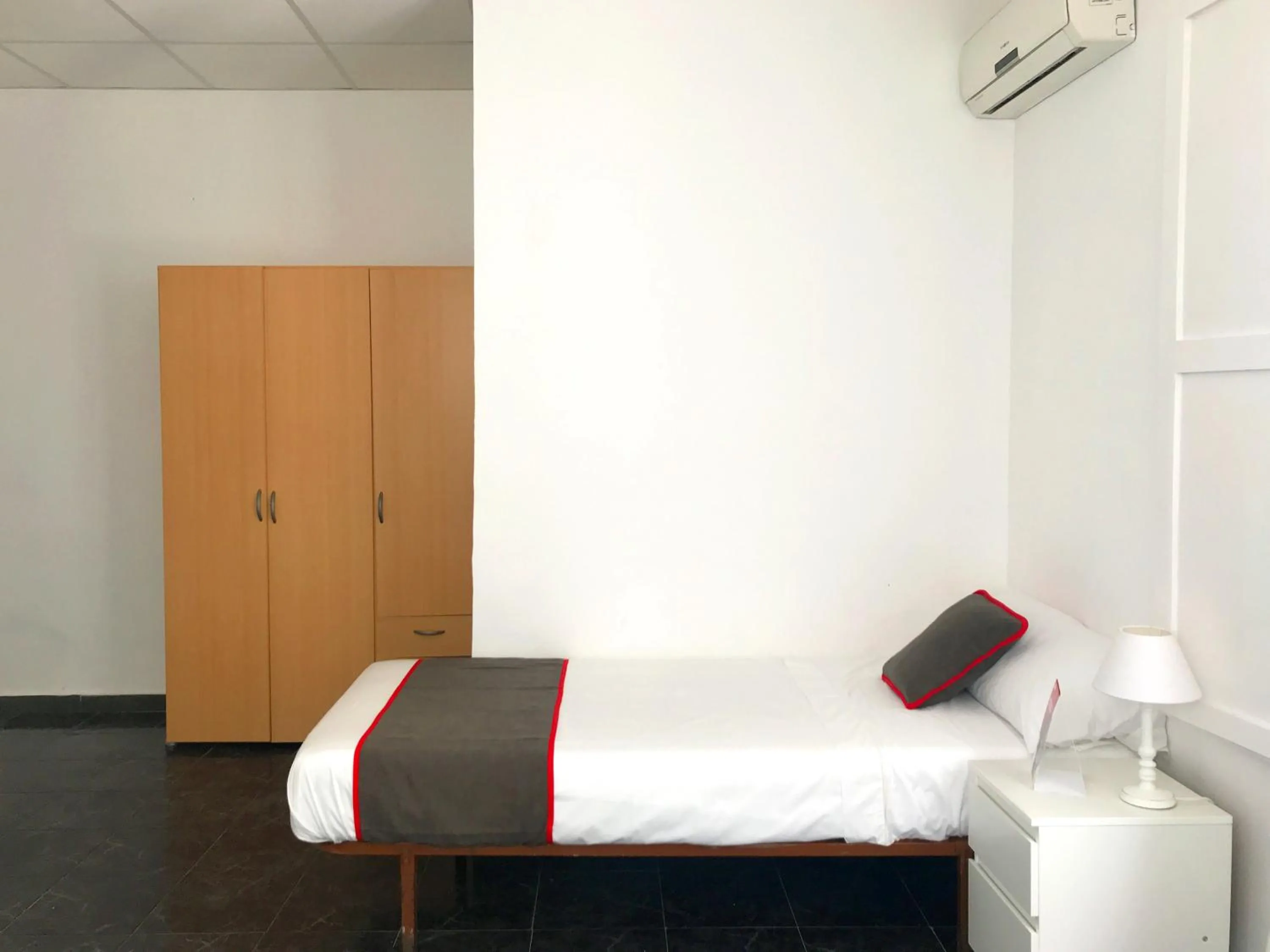 Bed in Hostal Patio de La Luna