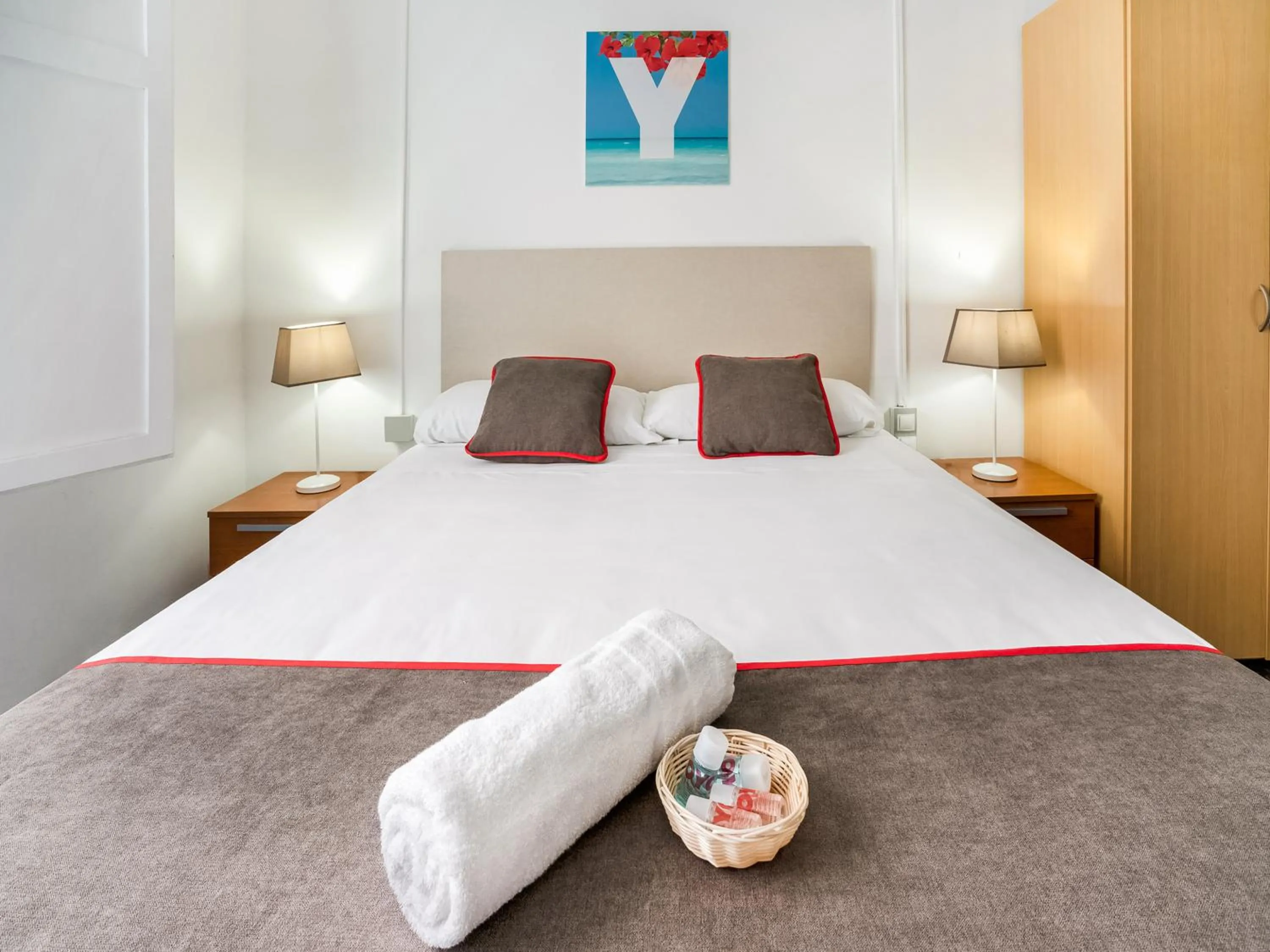 Photo of the whole room, Bed in Hostal Patio de La Luna