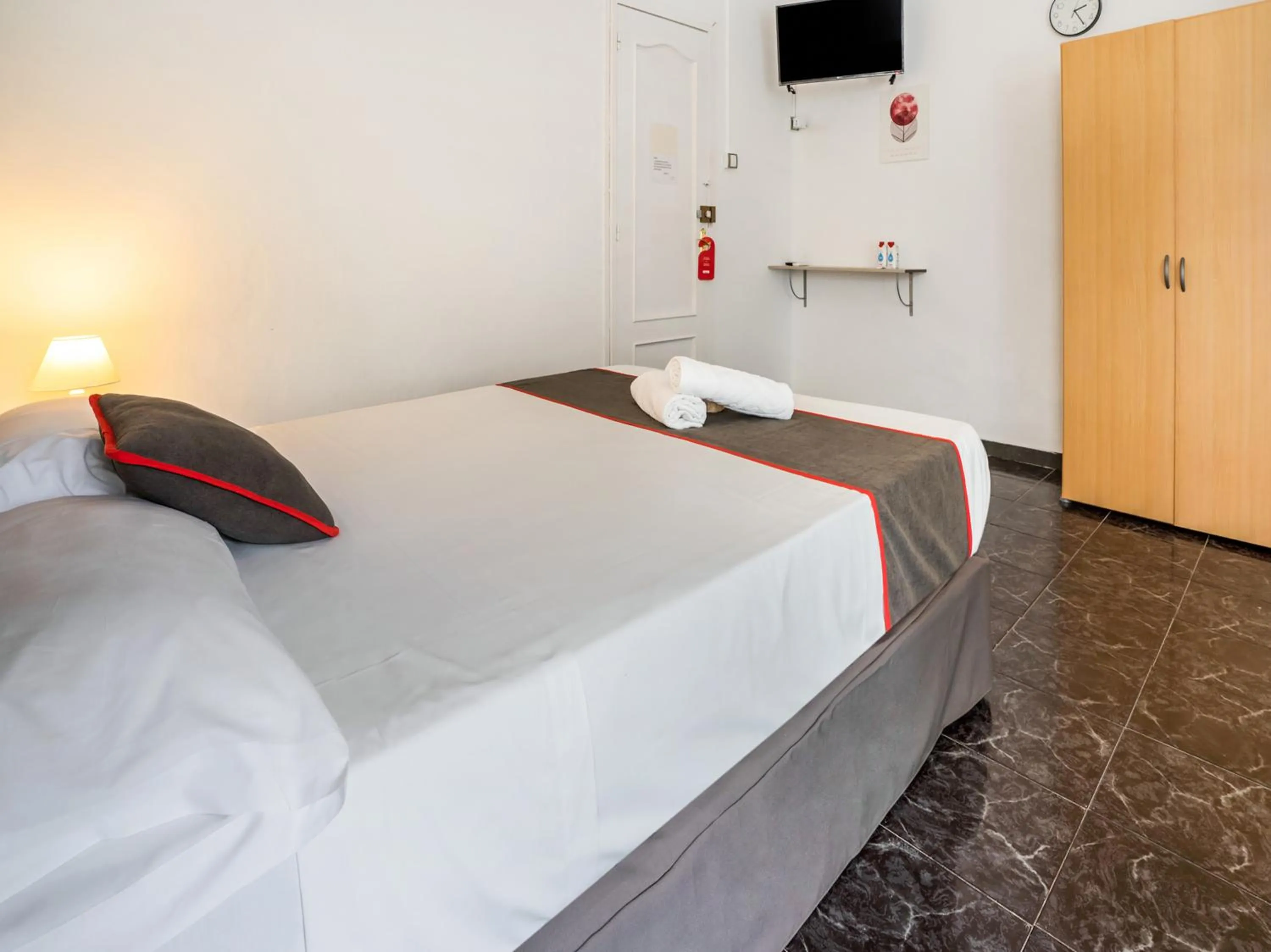 Photo of the whole room, Bed in Hostal Patio de La Luna