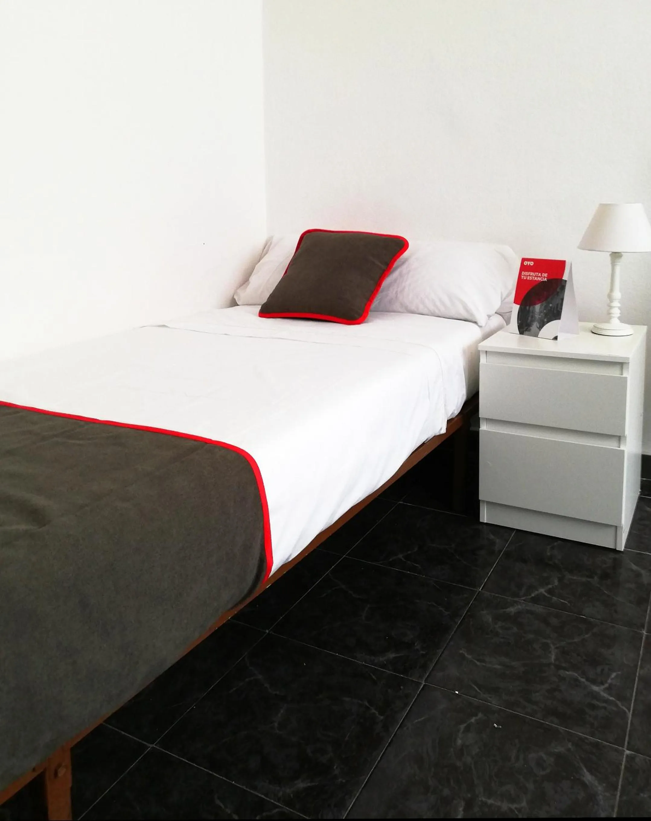 Bedroom, Bed in Hostal Patio de La Luna