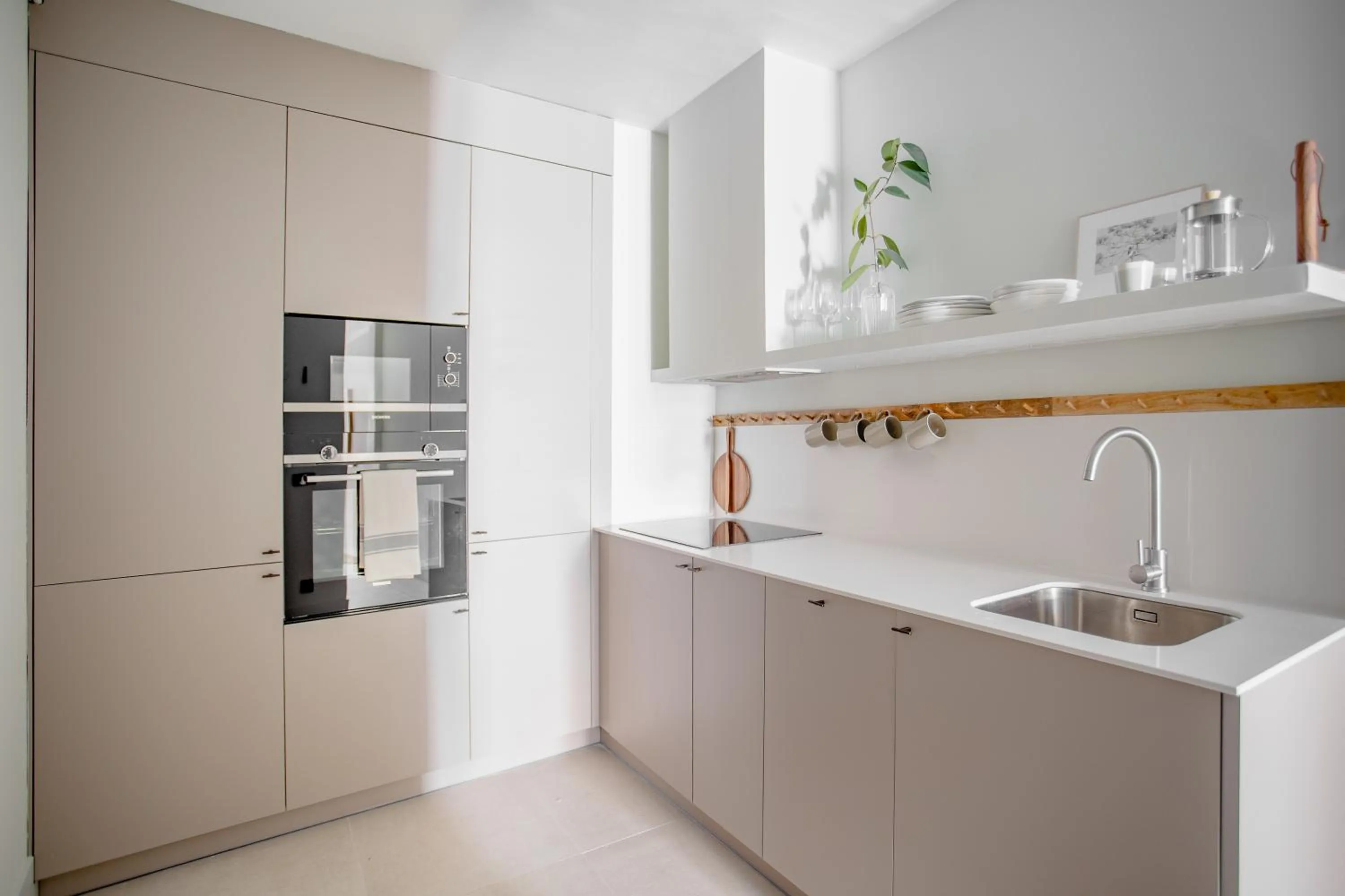 Kitchen or kitchenette in SEISSTA Madrid Centro "Remodelado"