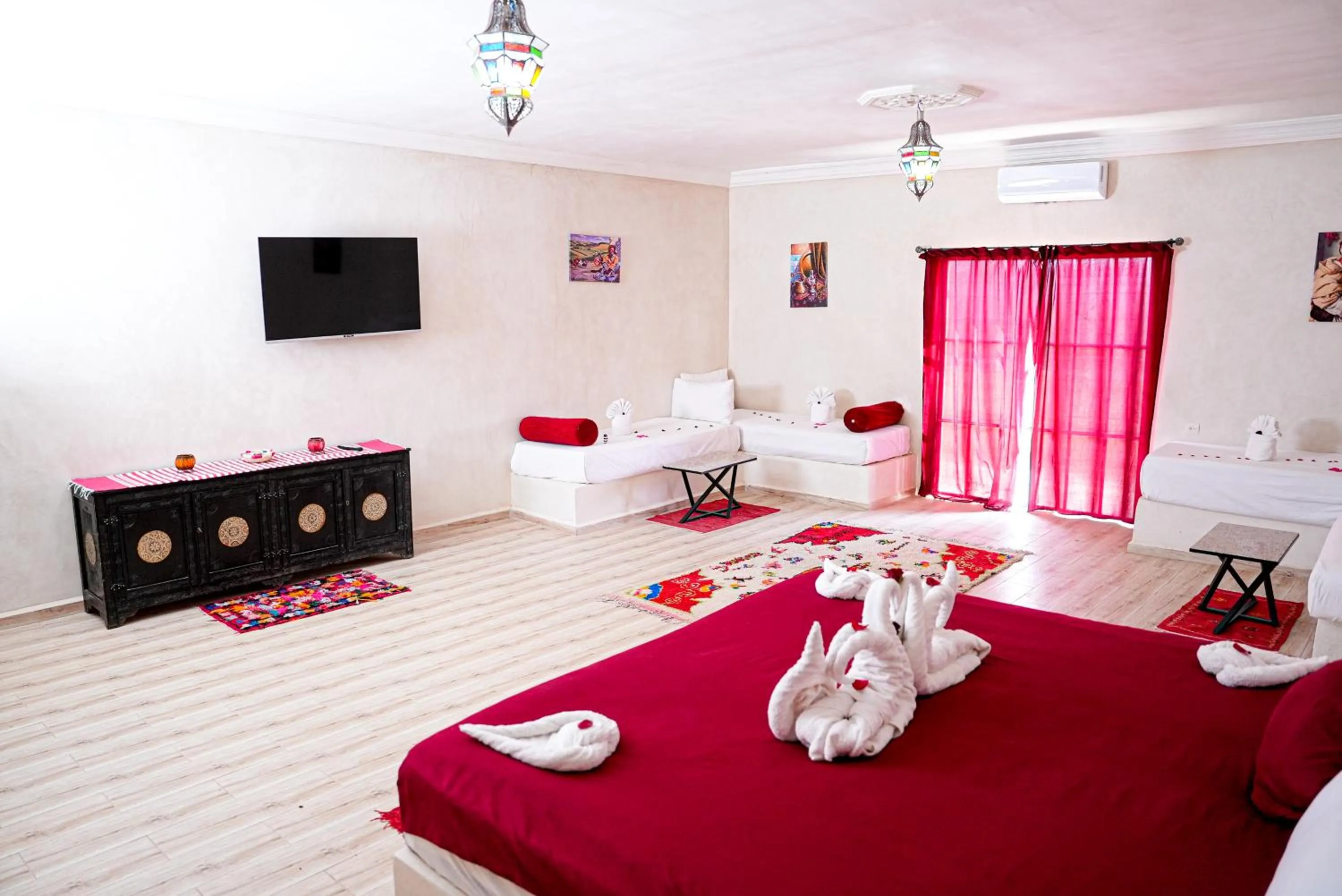 Bed in Les Jardins d Amizmiz 6 piscines