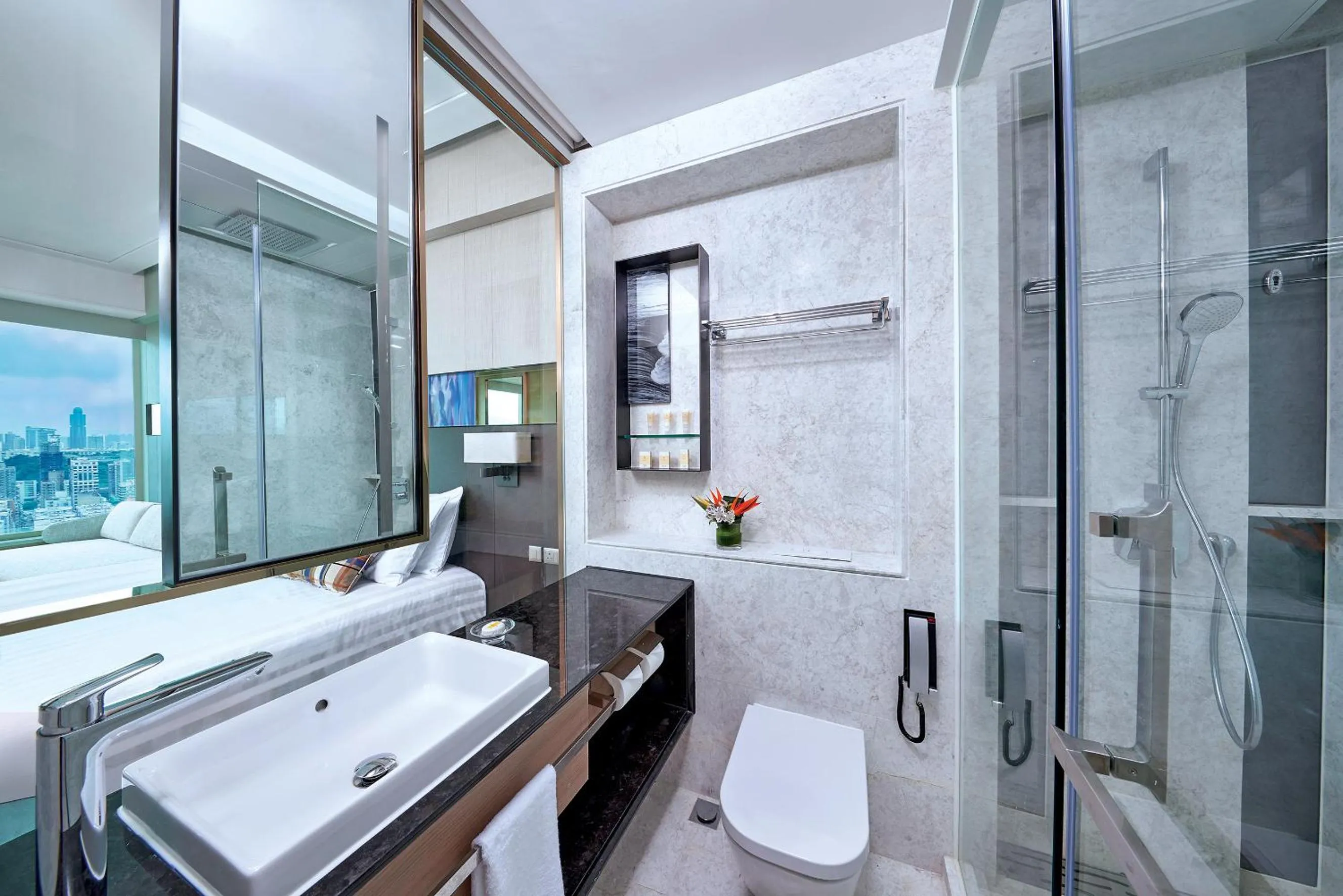 Toilet in Harbour Grand Kowloon