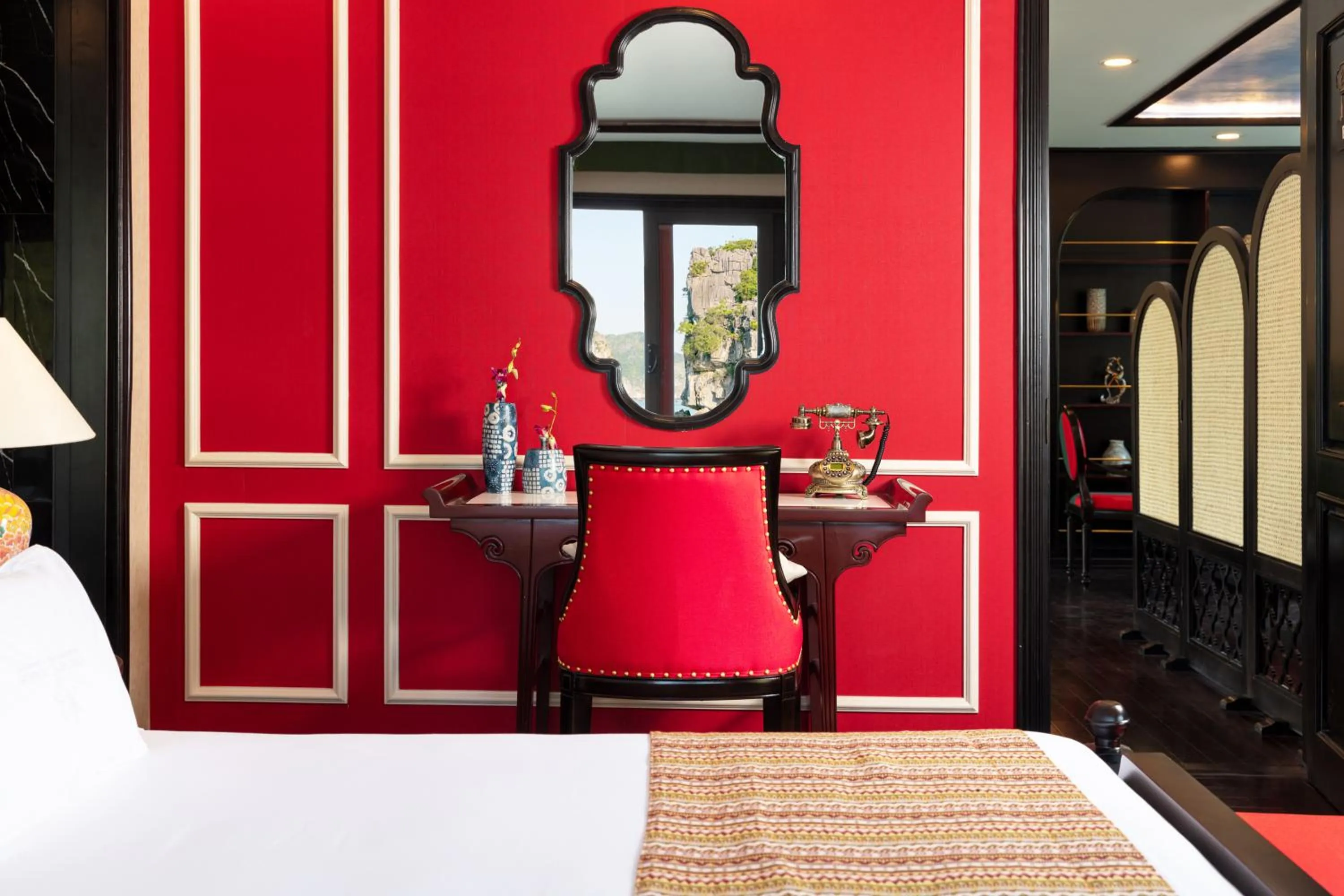 Seating area, Bed in Orchid Premium Cruise