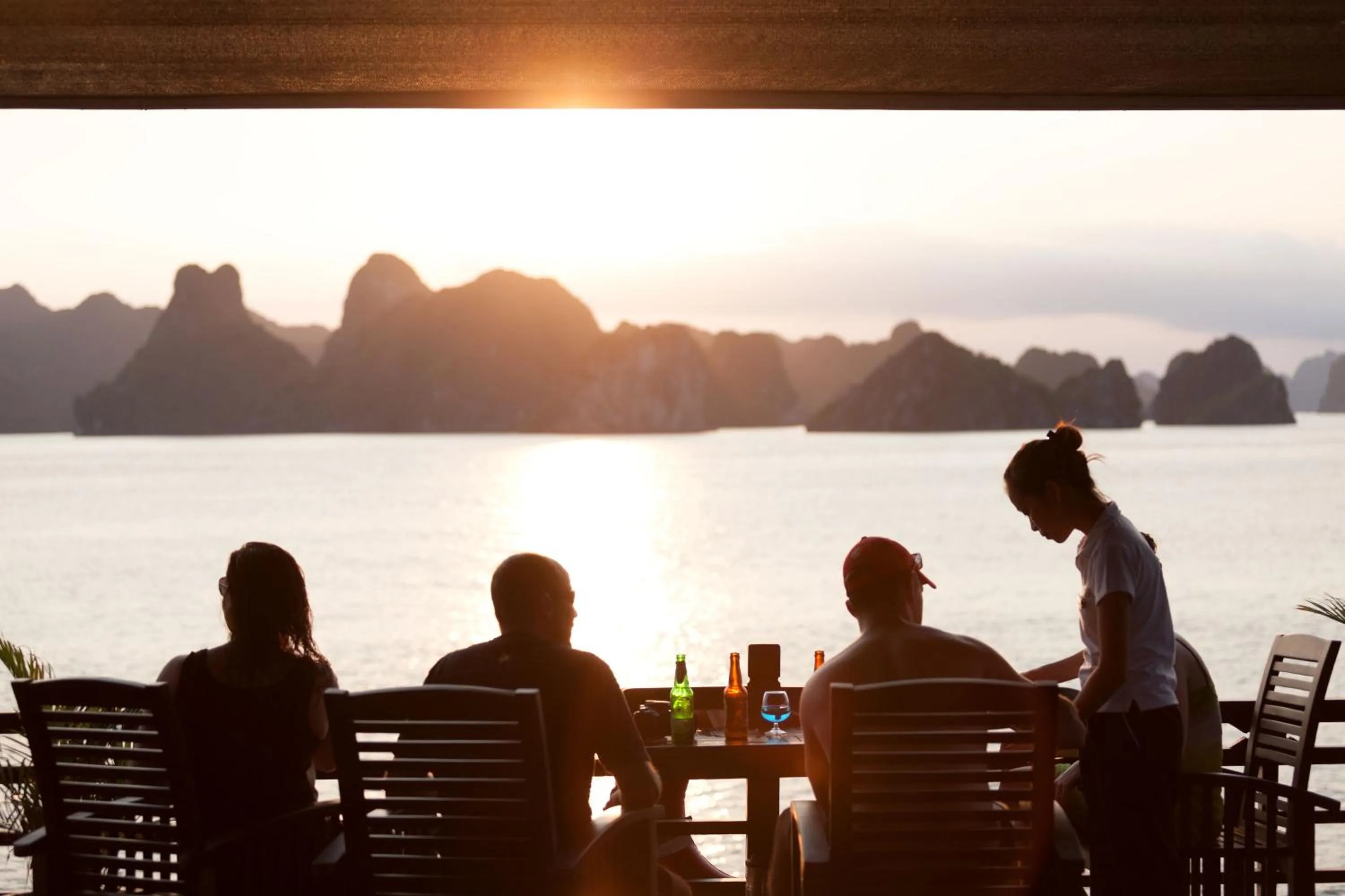 Breakfast in Orchid Premium Cruise