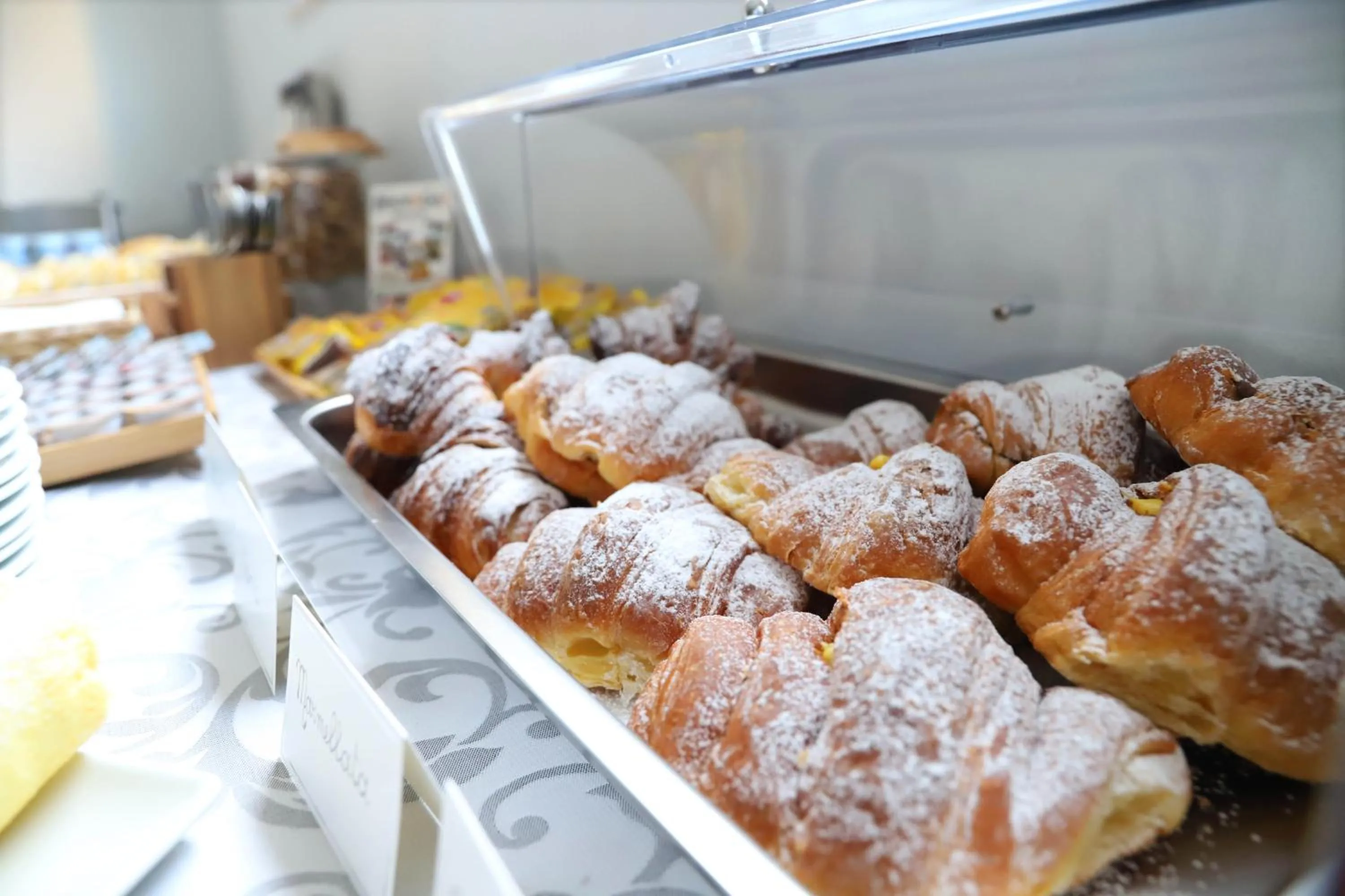 Breakfast in Albergo Cantiani