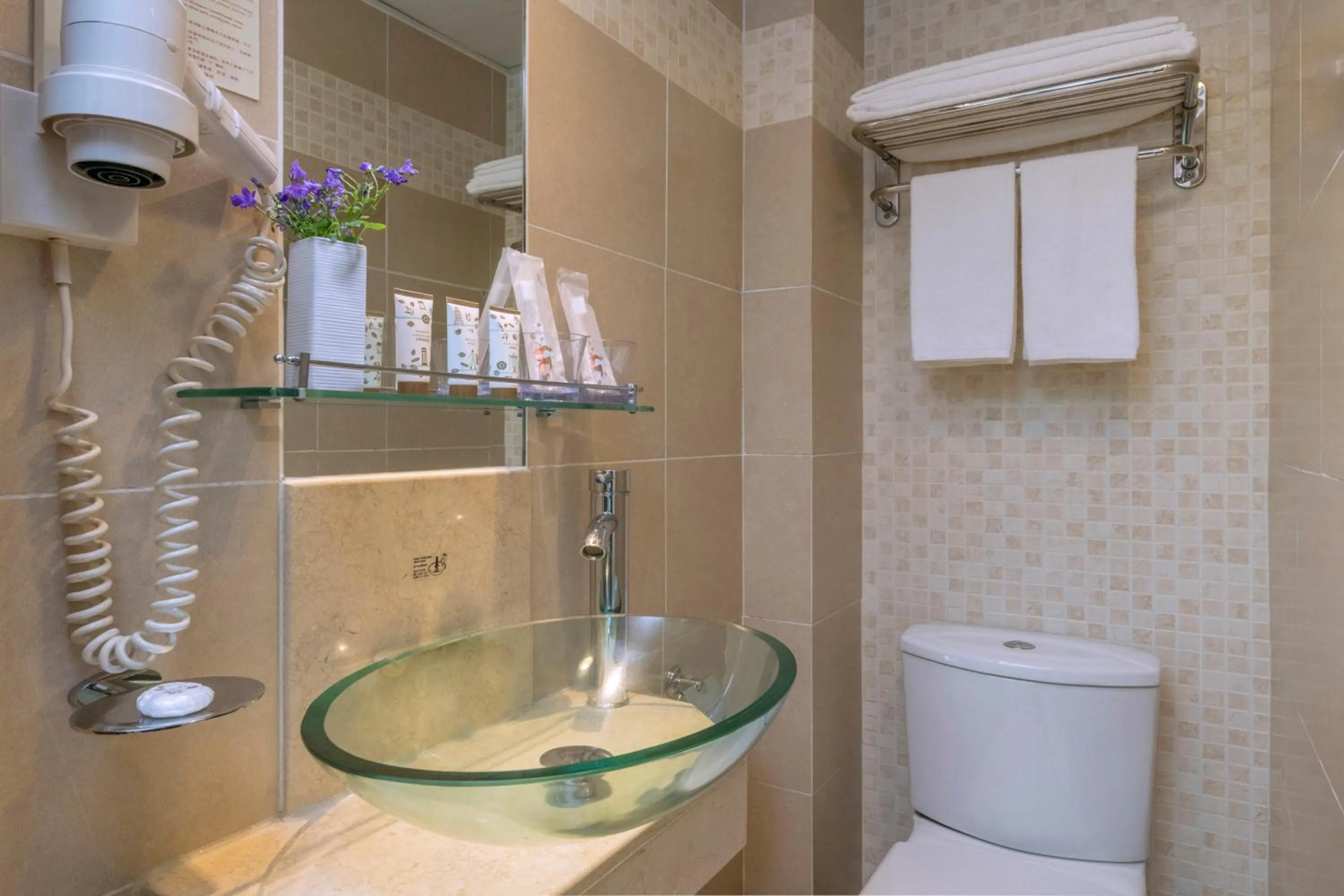 Toilet in Silka Seaview Hotel