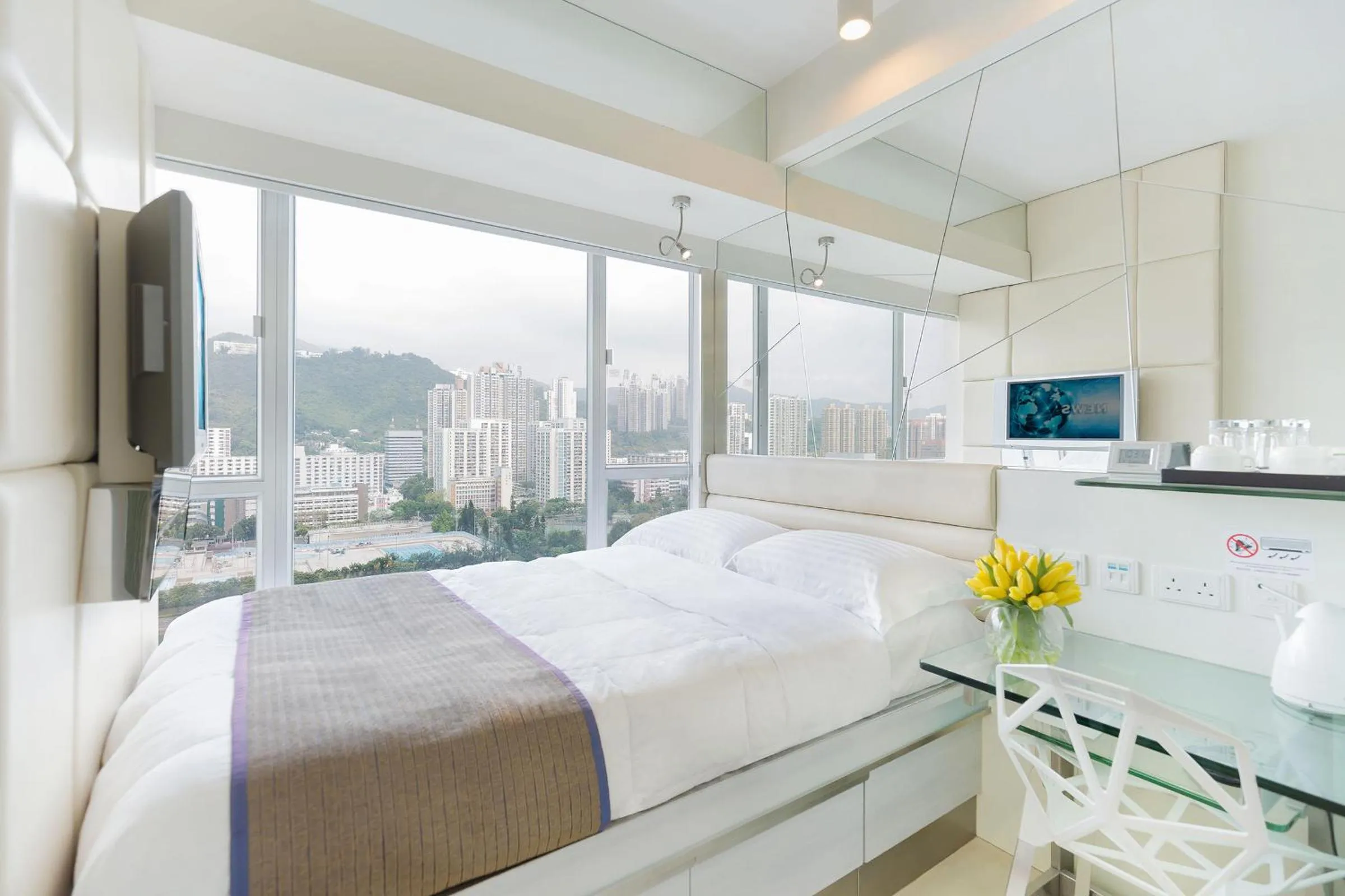 Bed in Regal Riverside Hotel