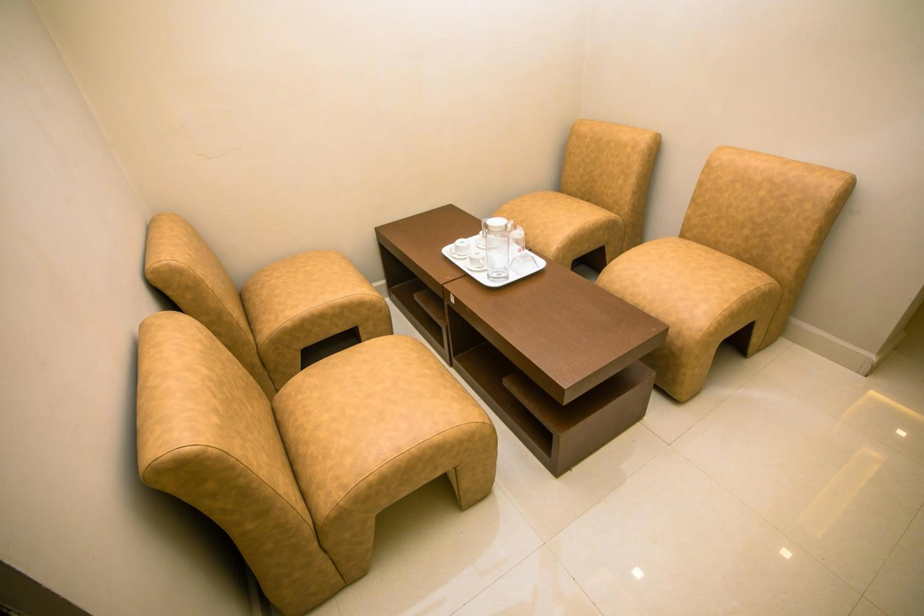 Seating area in Grand Oliver