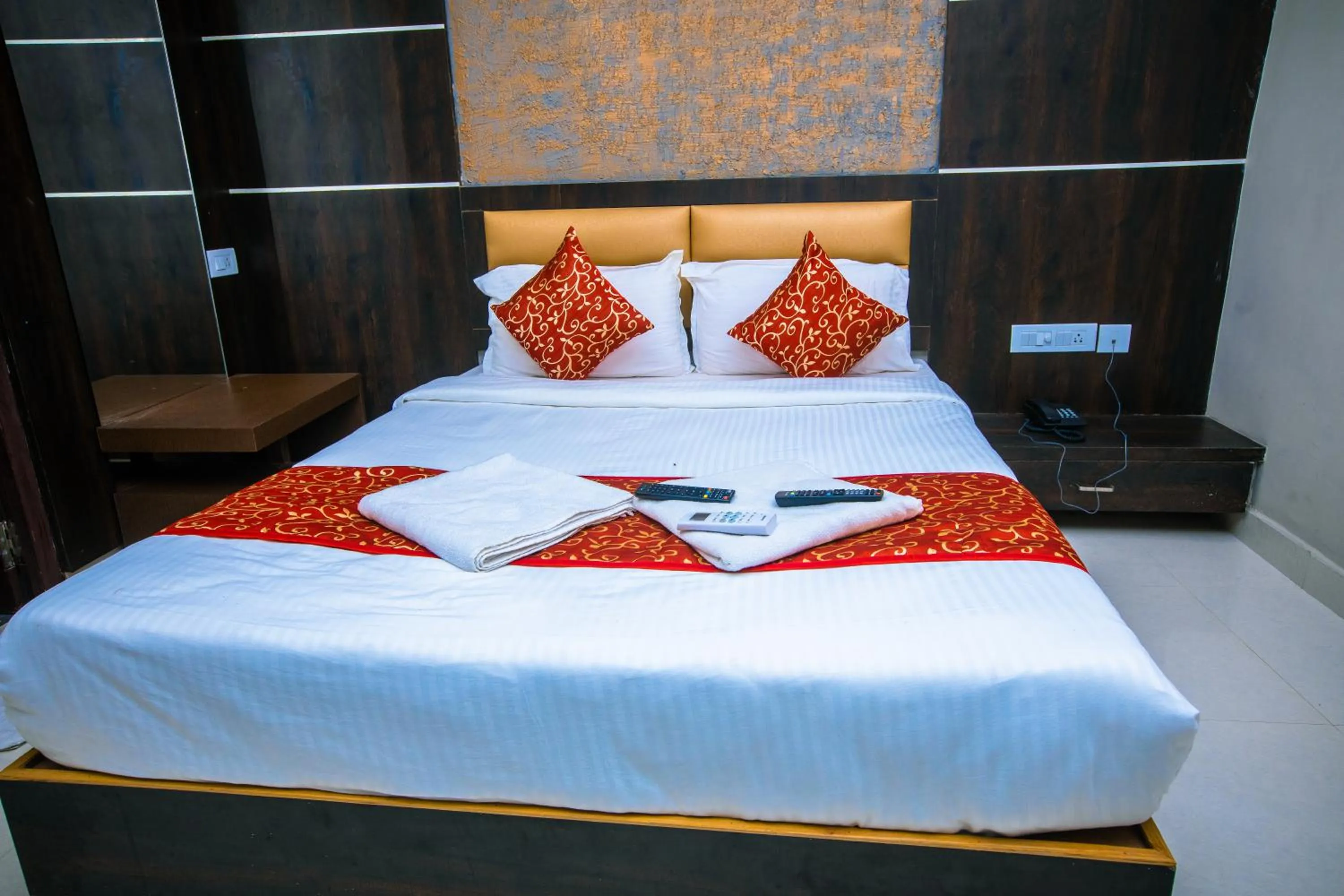 Photo of the whole room, Bed in Grand Oliver