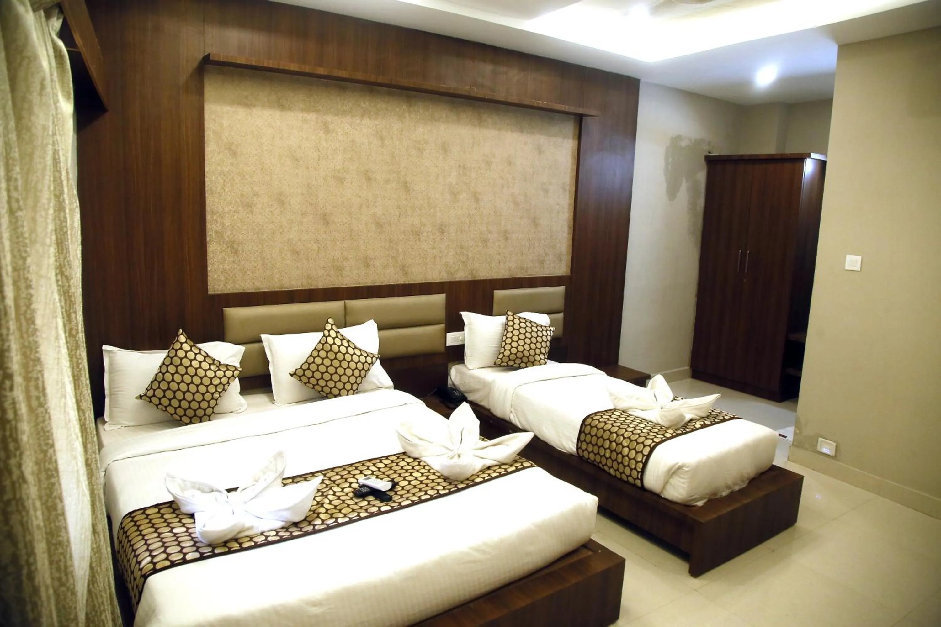 Bedroom, Bed in Grand Oliver