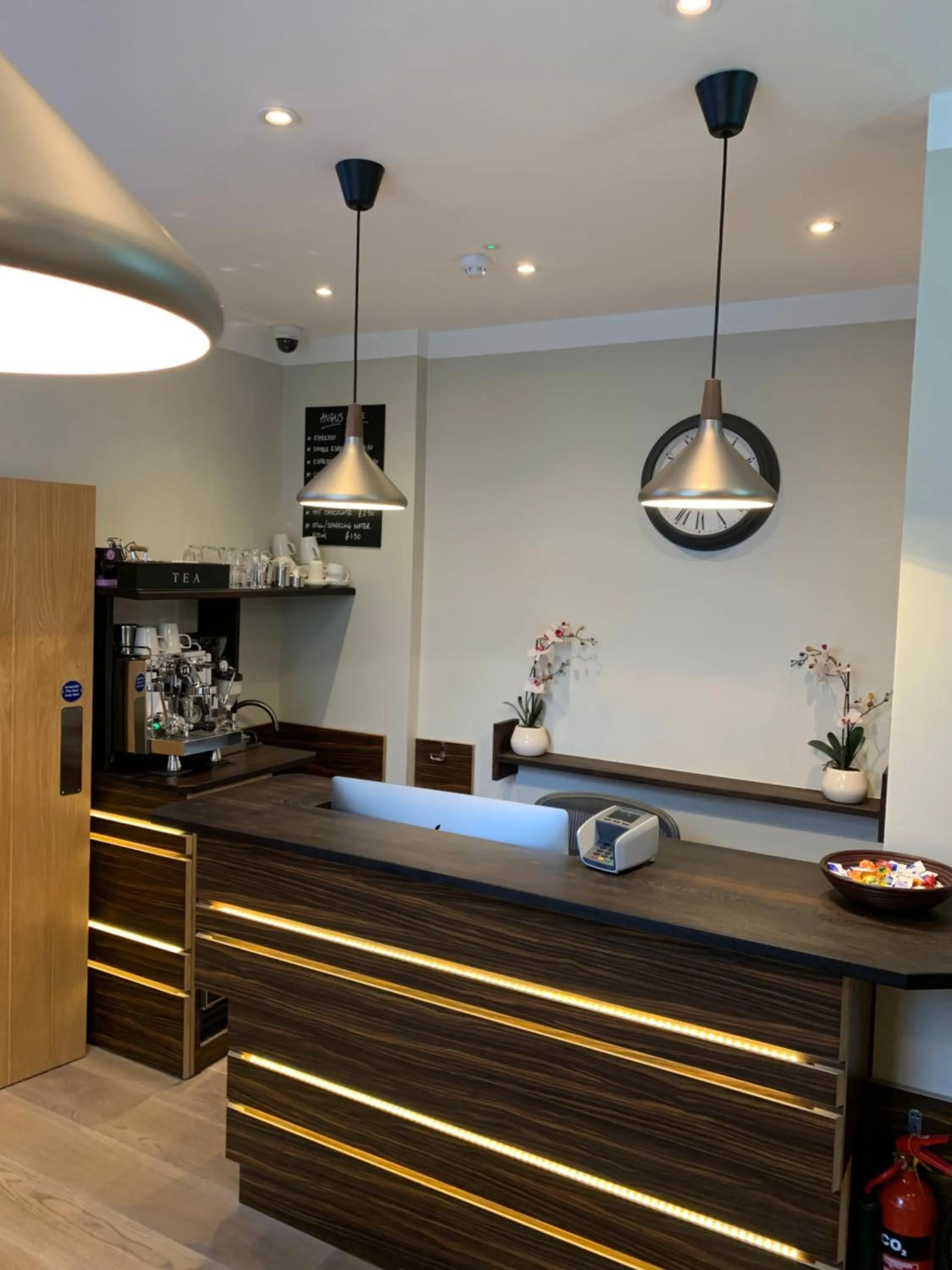 Lobby or reception in Angus Hotel