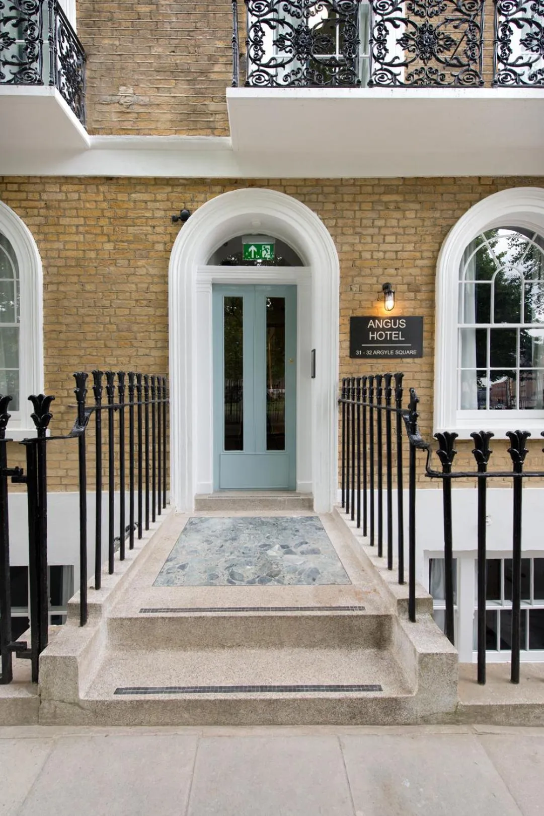 Facade/entrance in Angus Hotel