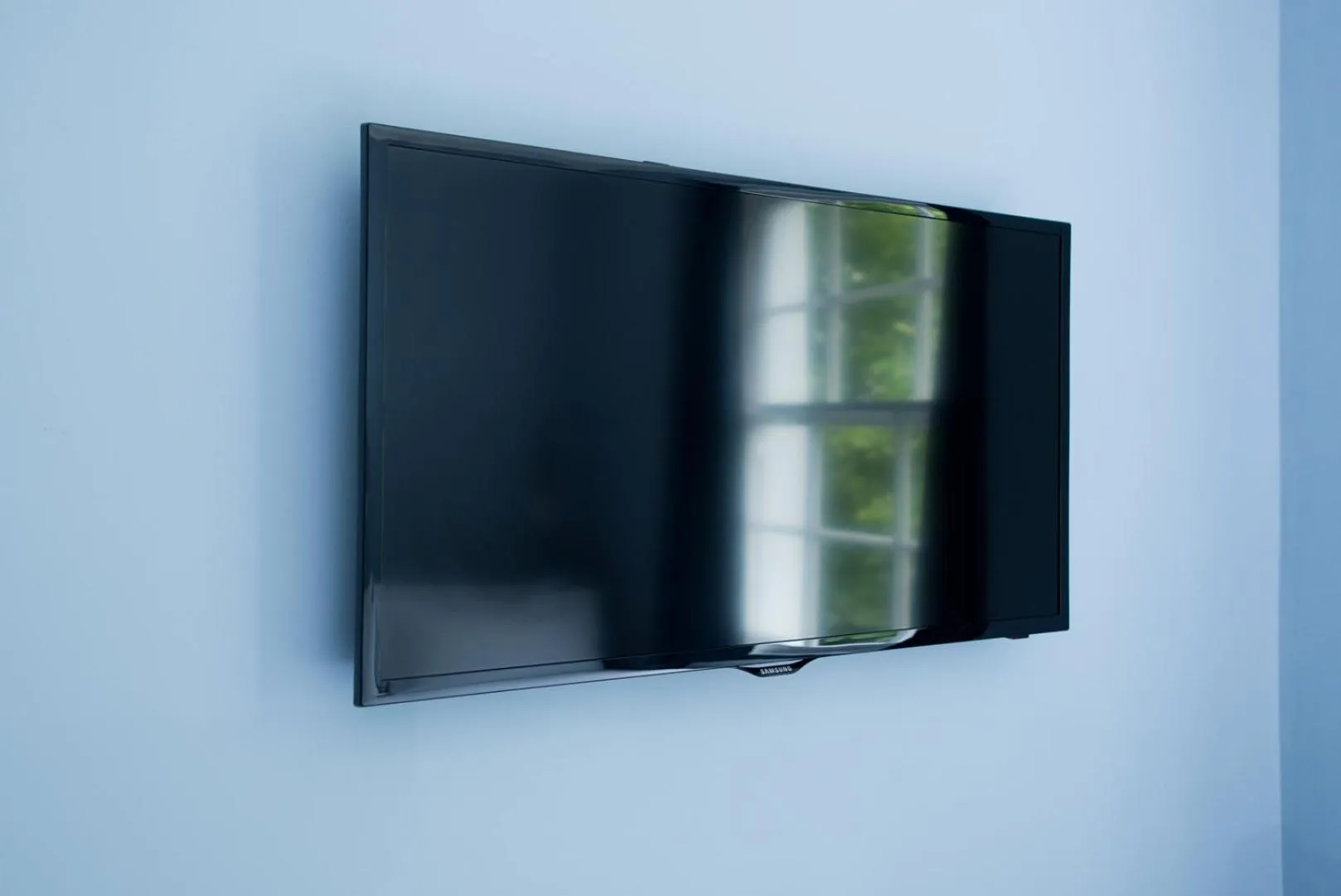 TV and multimedia in Angus Hotel