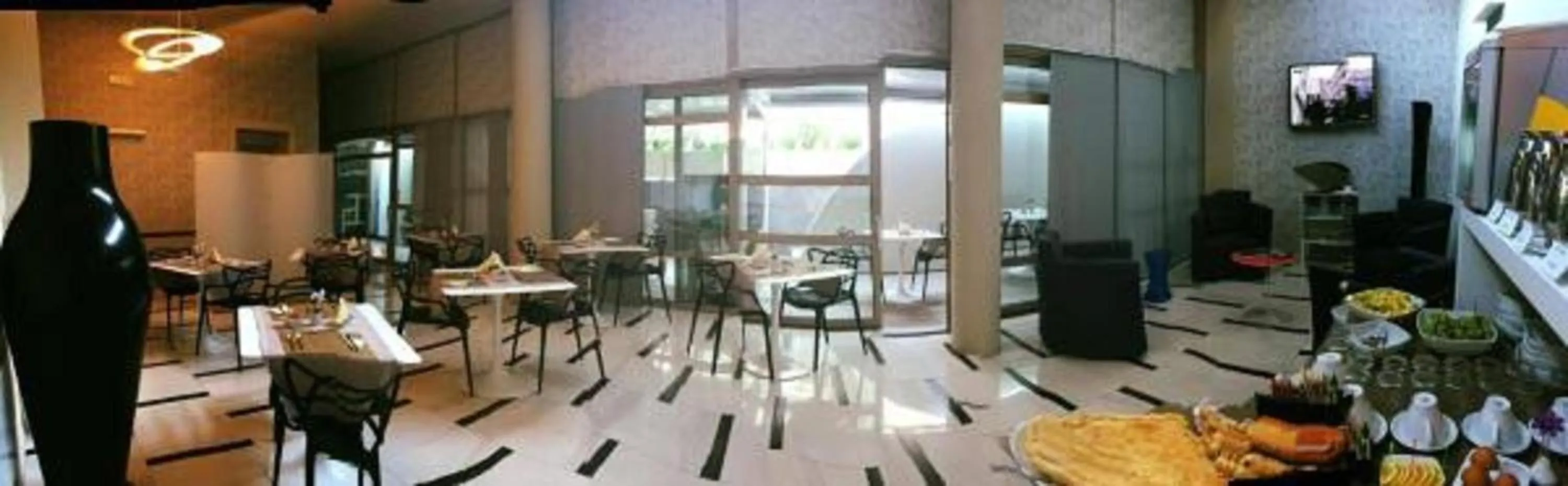 Communal lounge/ TV room in Barone Liberty & Luxury SPA-Boutique Hotel