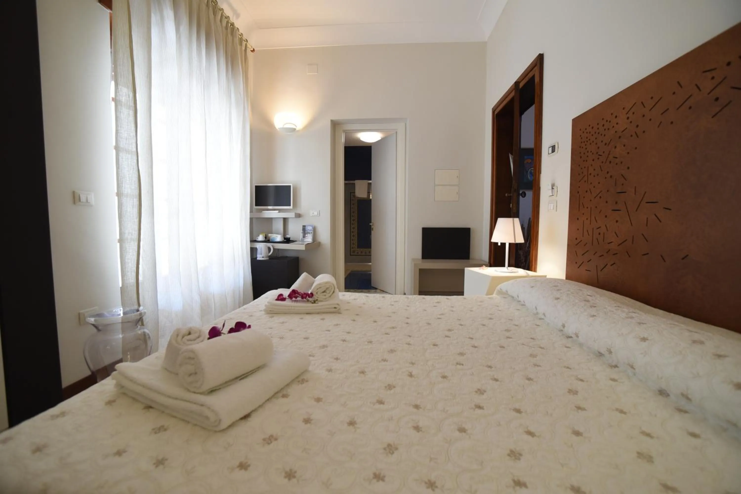 Bed in Barone Liberty & Luxury SPA-Boutique Hotel
