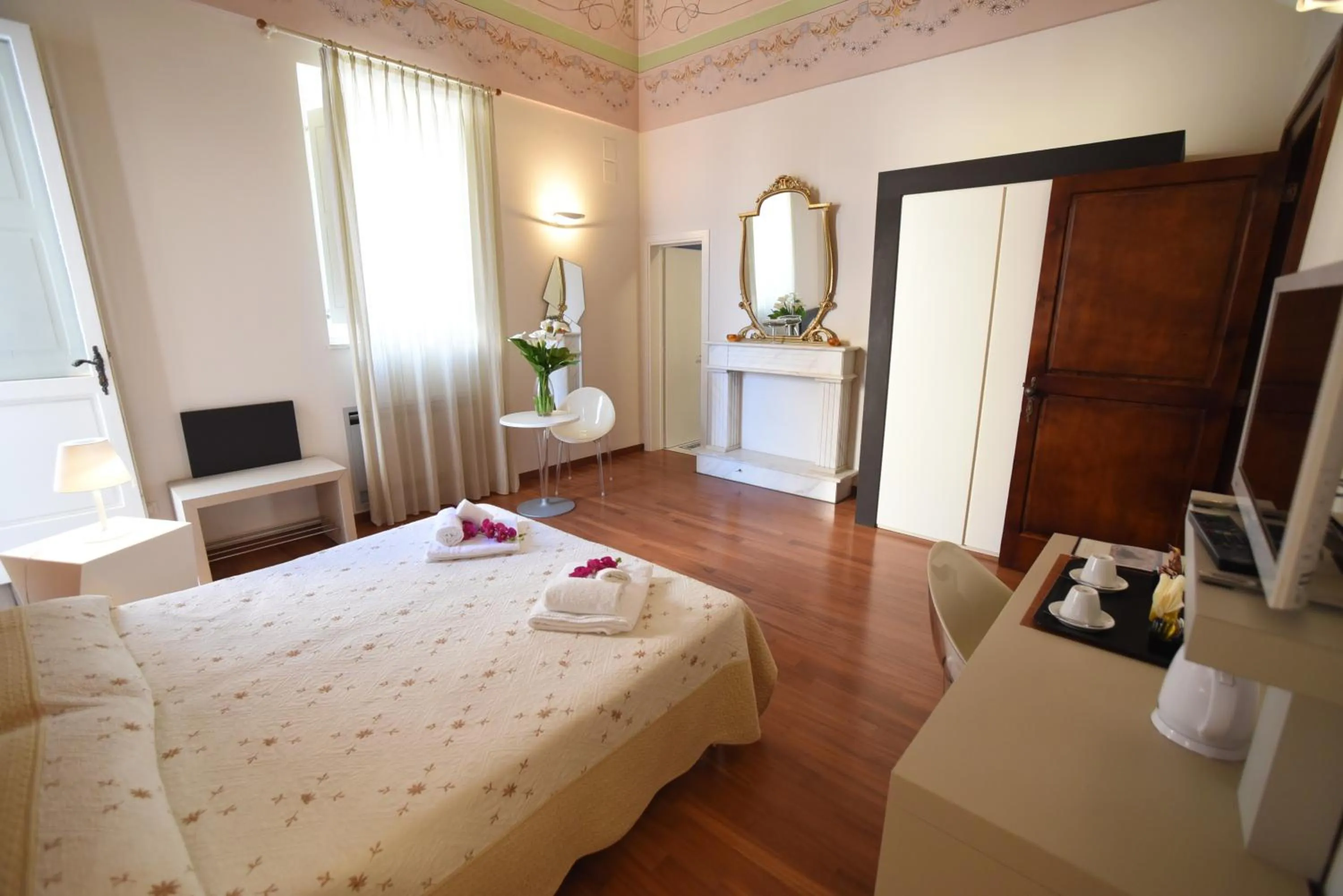 Bed in Barone Liberty & Luxury SPA-Boutique Hotel