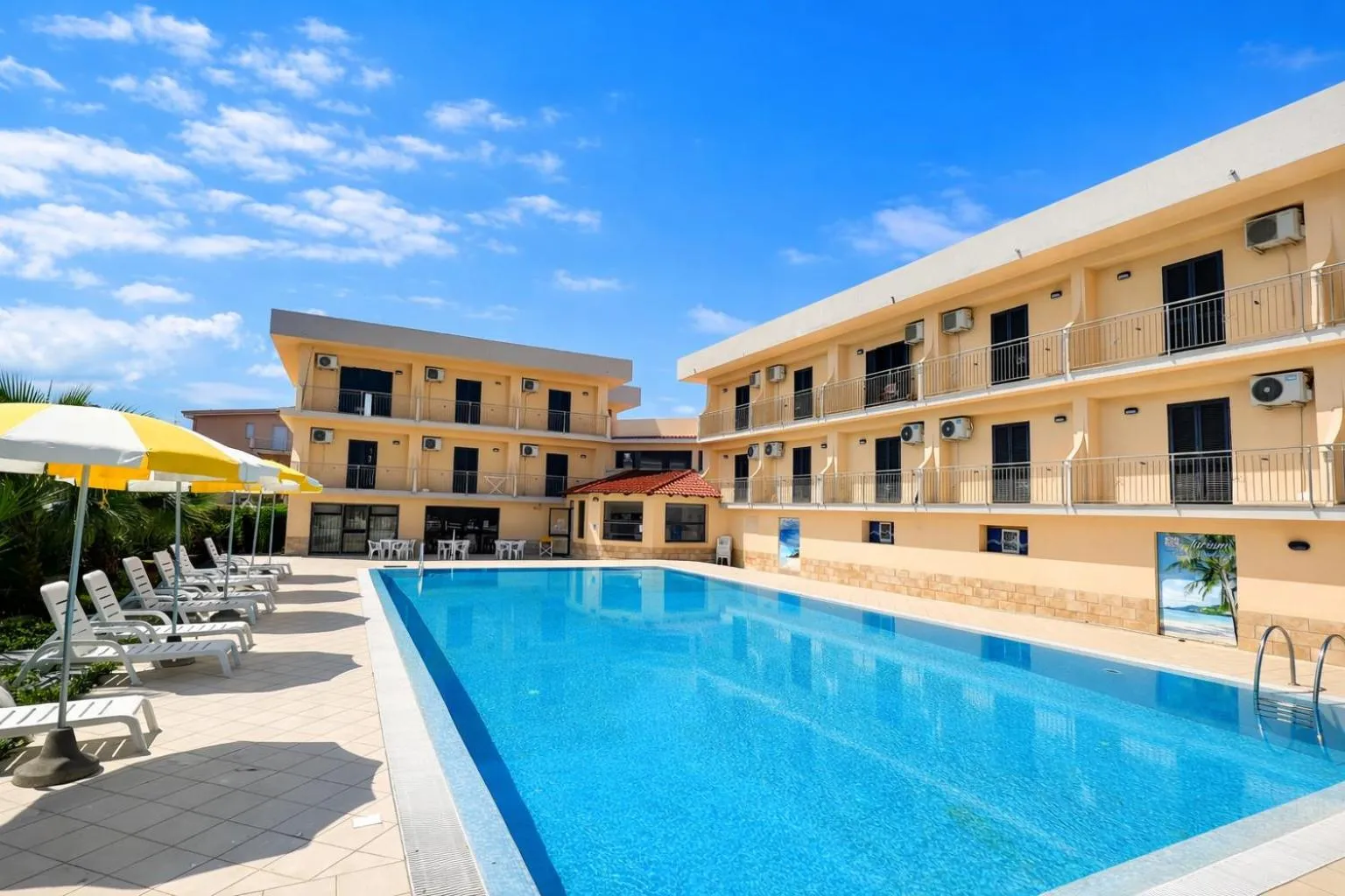 Swimming pool in Hotel Residence Turium
