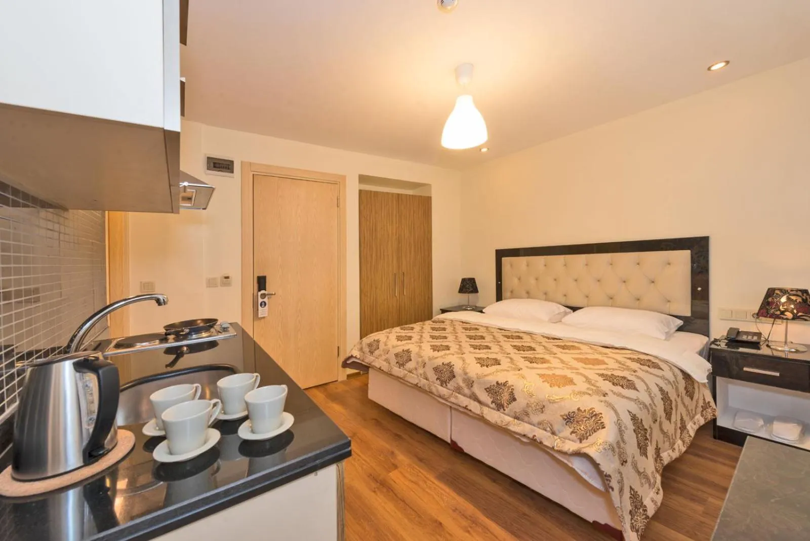 Photo of the whole room, Bed in Invictum Residence