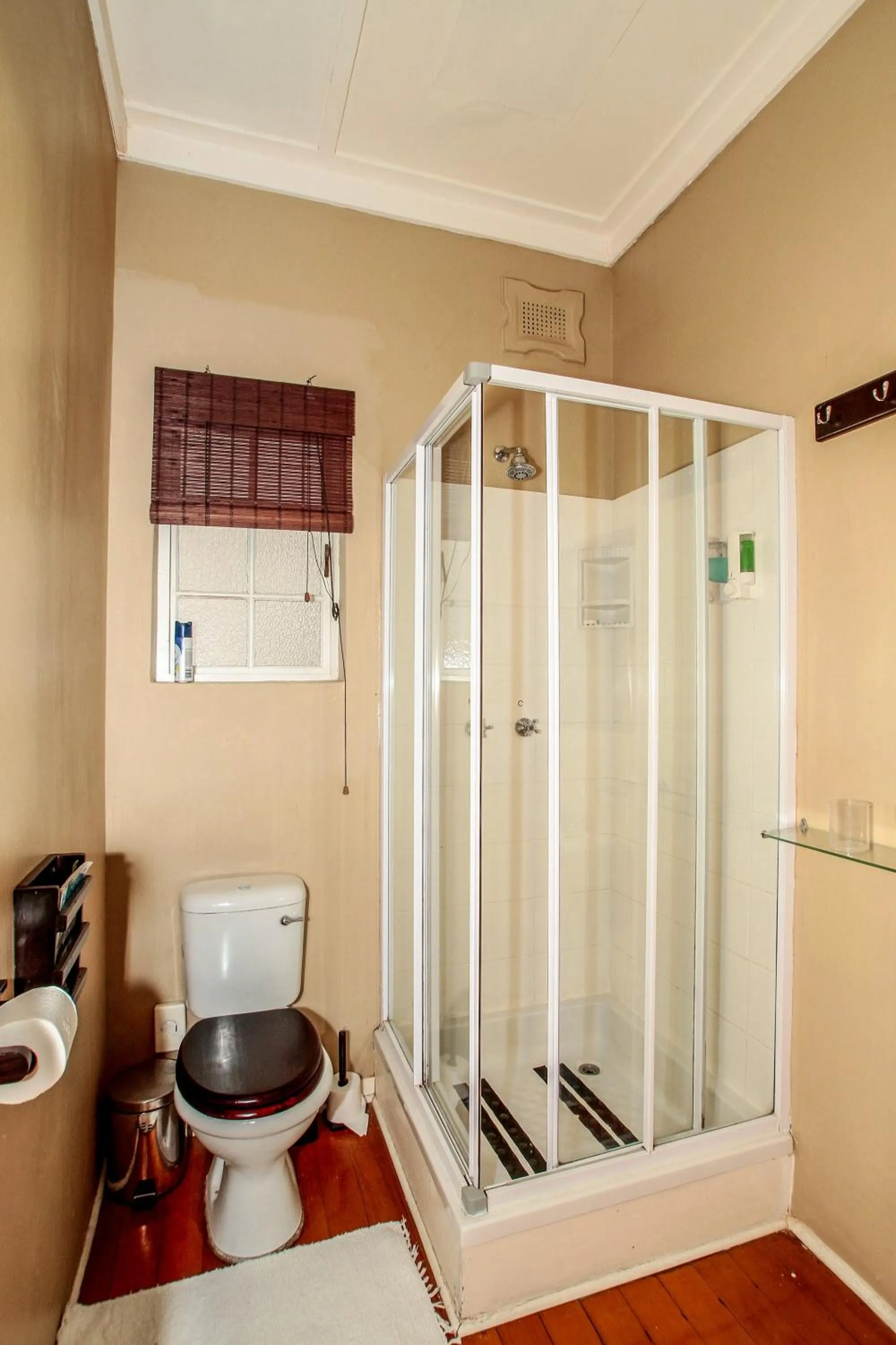 Shower in Acorn B&B in Durban