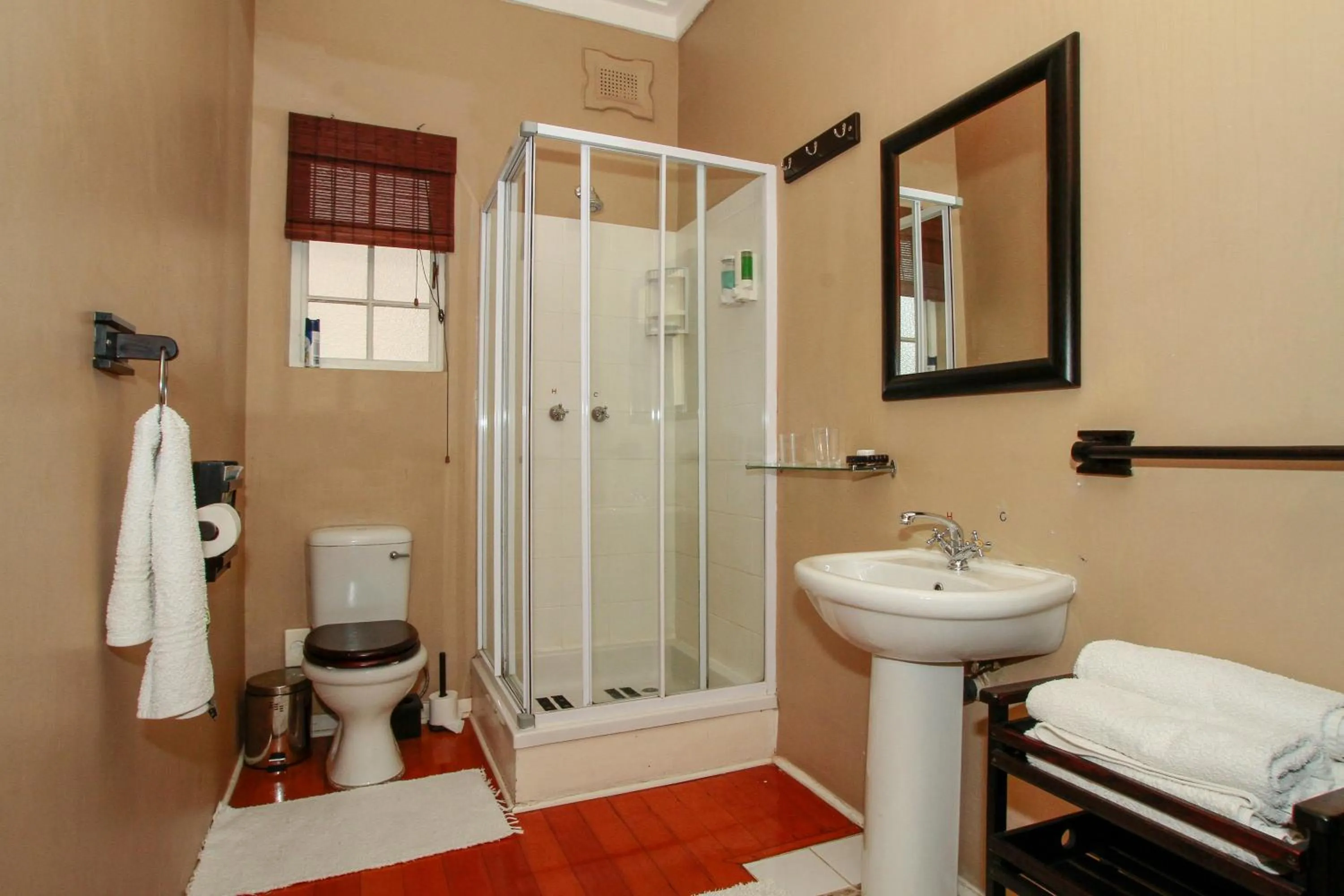 Shower in Acorn B&B in Durban