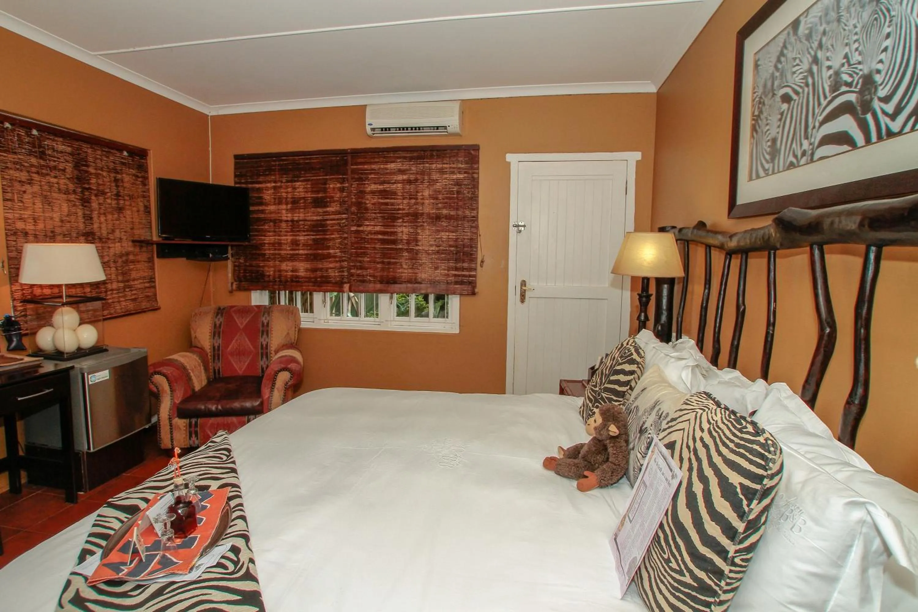 TV and multimedia, Bed in Acorn B&B in Durban