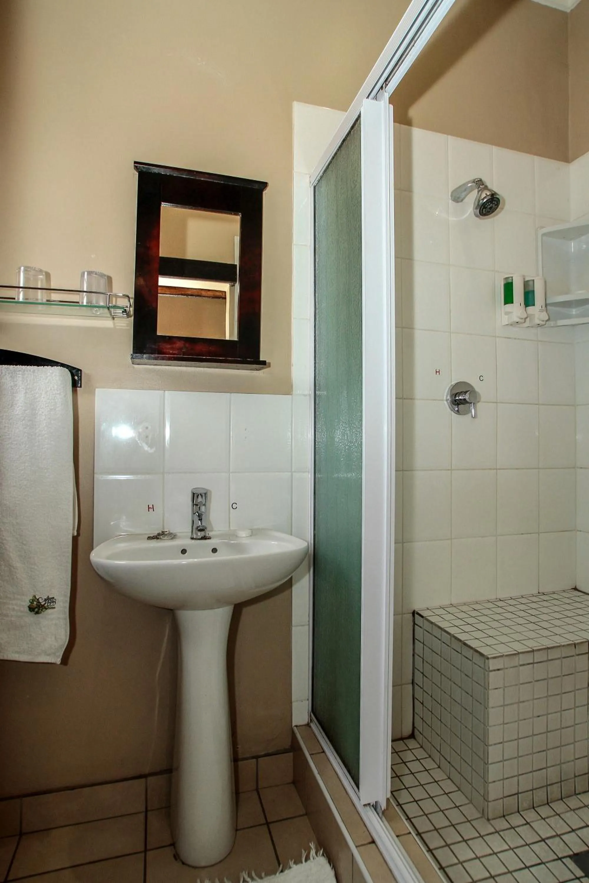 Shower in Acorn B&B in Durban