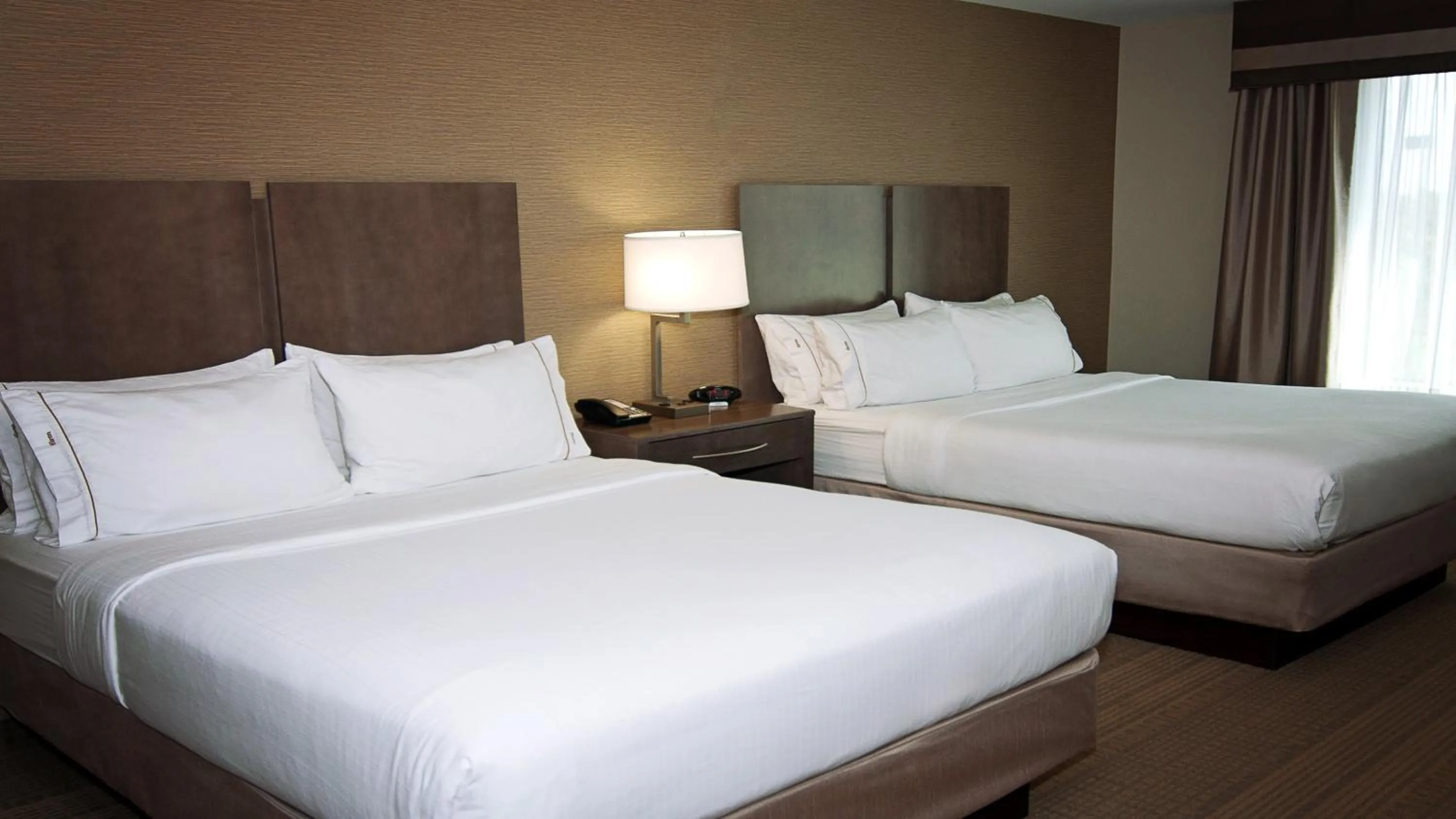Photo of the whole room, Bed in Holiday Inn Express Hotel & Suites Wichita Northeast by IHG