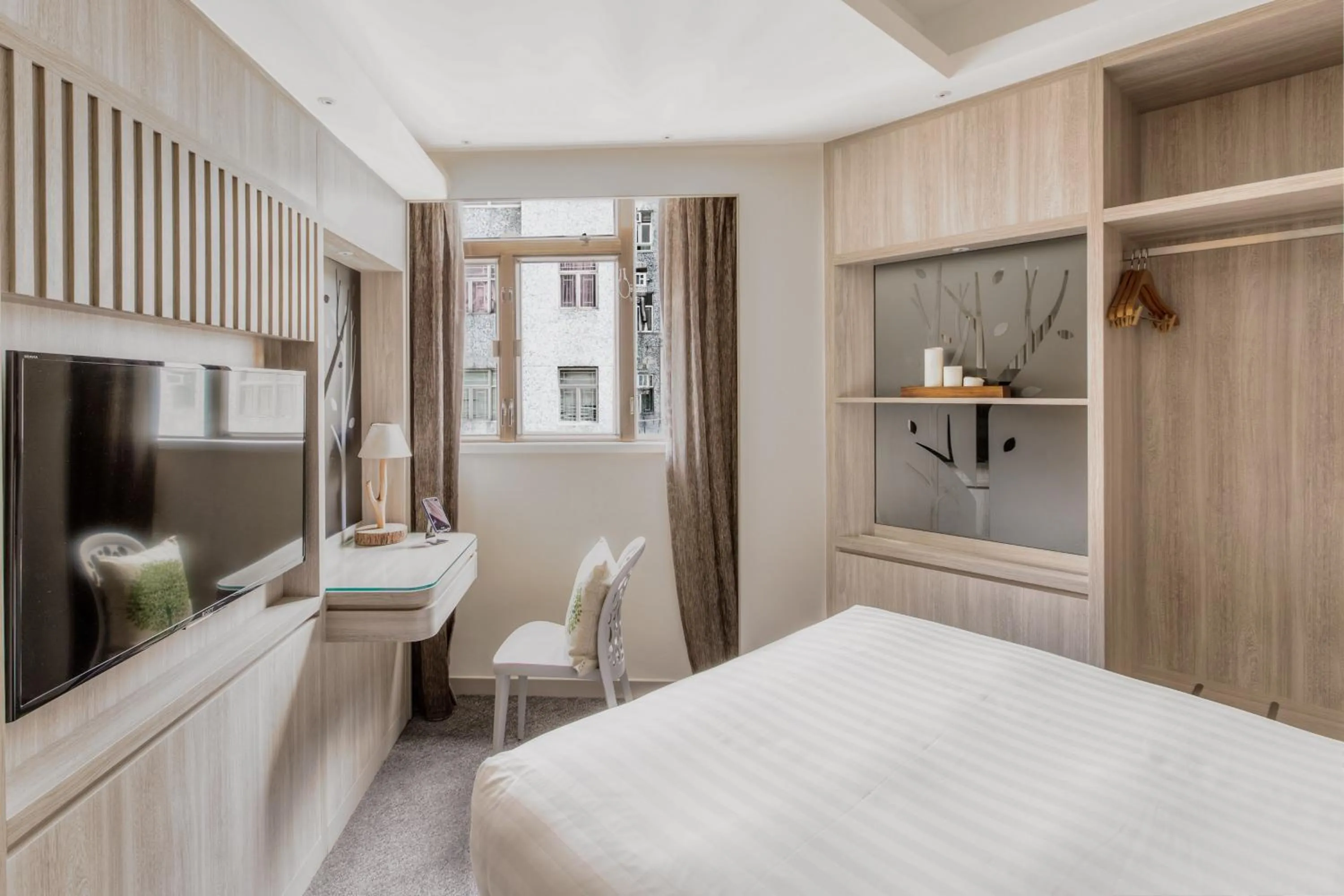 Photo of the whole room, Bed in Stanford Hillview Hotel Hong Kong