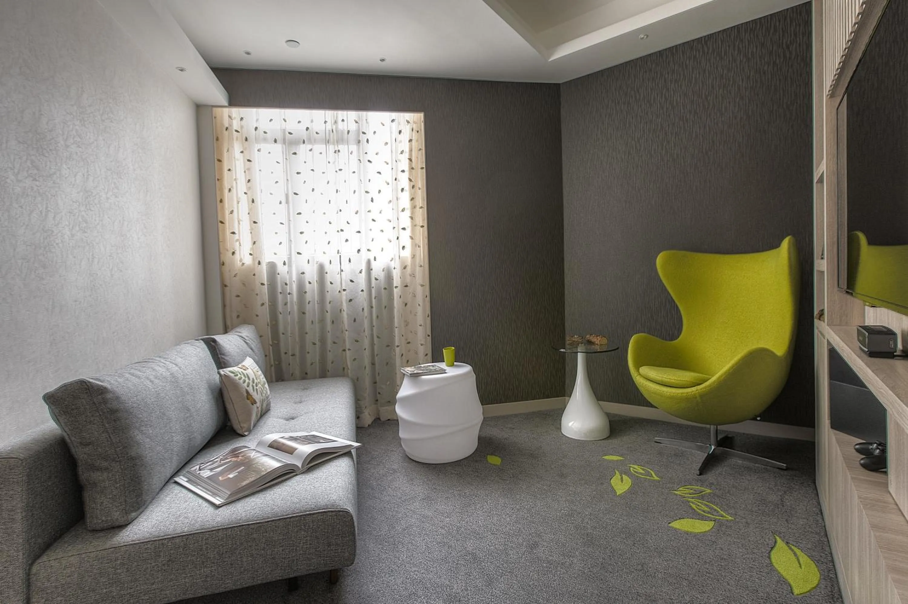 Living room in Stanford Hillview Hotel Hong Kong