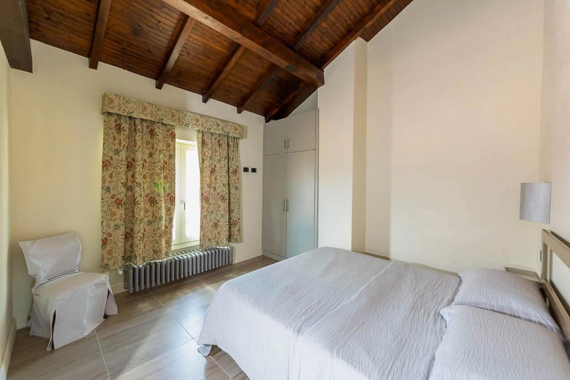 Bedroom, Bed in Villa Sarchi