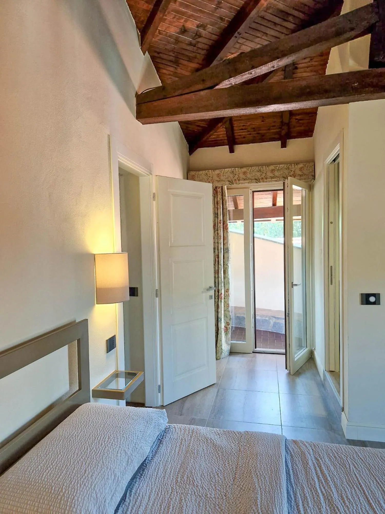 Bedroom, Bed in Villa Sarchi