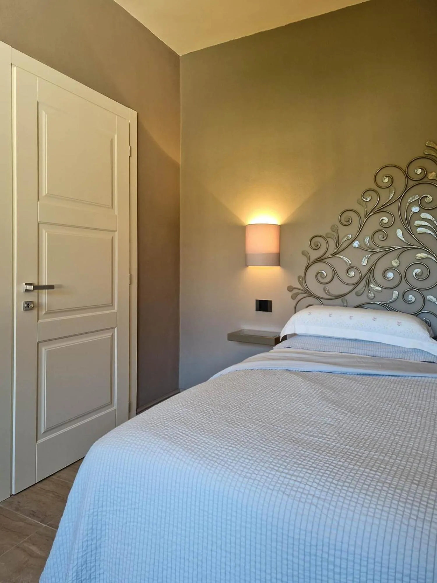 Bedroom, Bed in Villa Sarchi