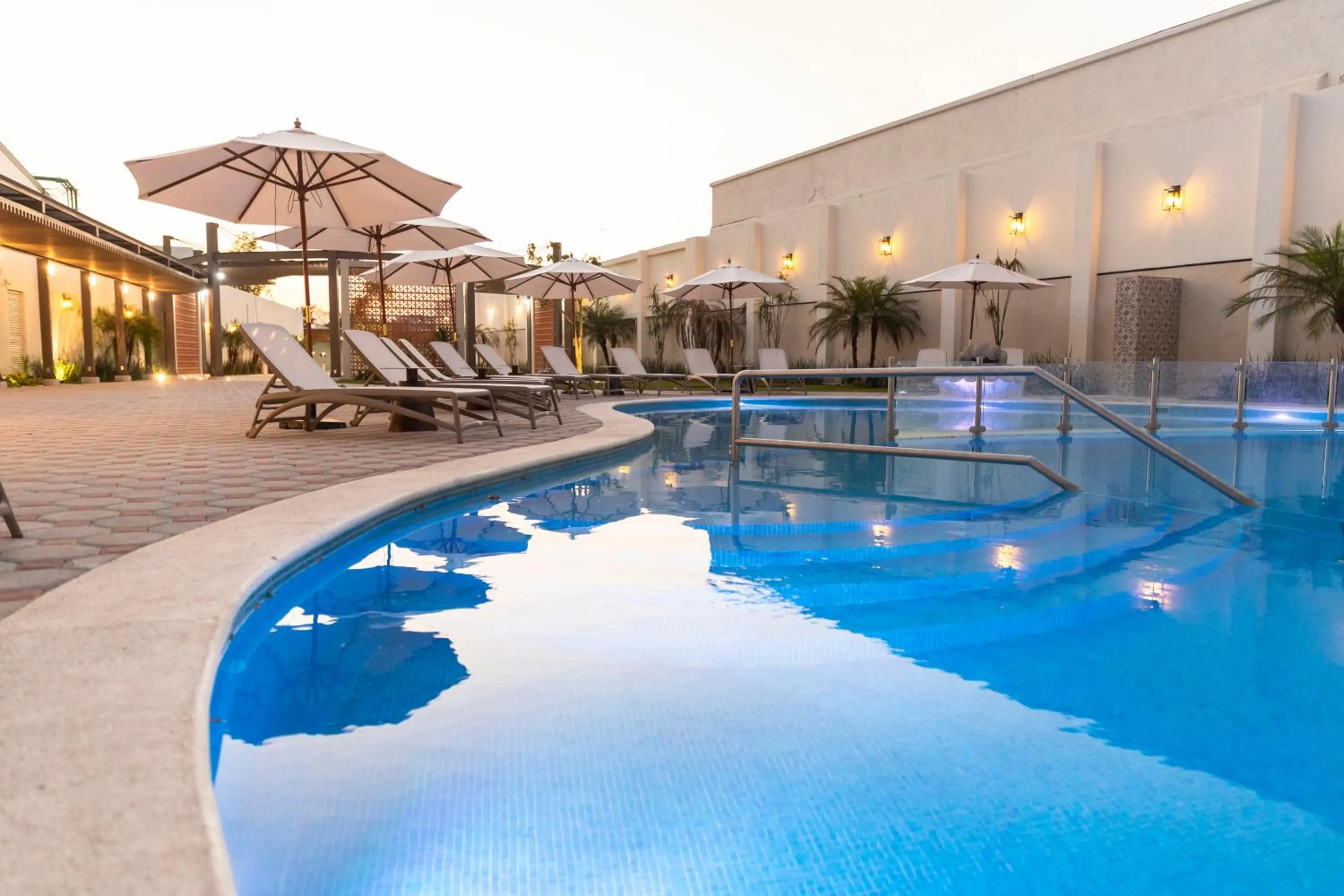 Swimming pool in Gran Hotel Mexico by Solaris