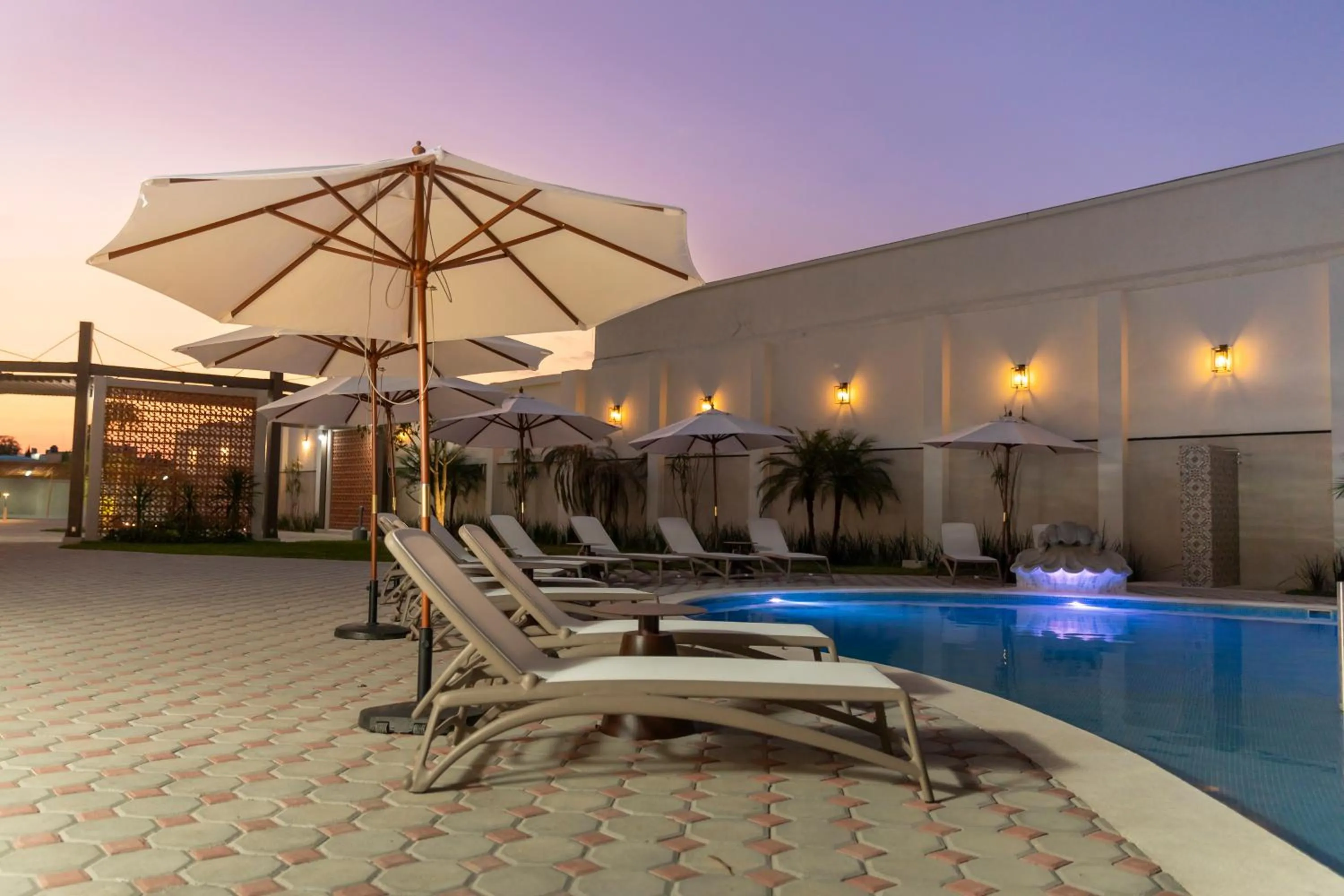 Swimming pool in Gran Hotel Mexico by Solaris