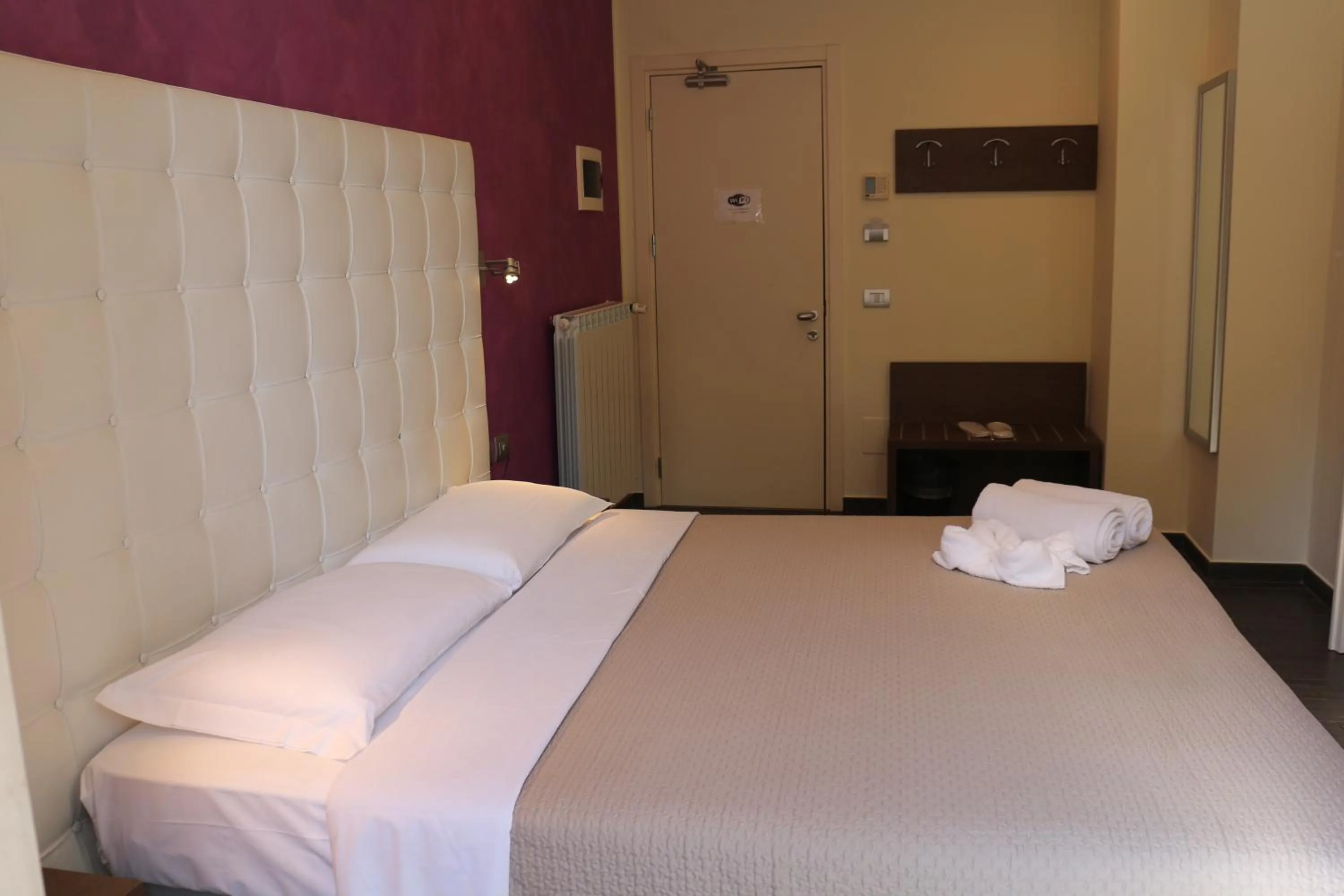 Balcony/Terrace, Bed in Hotel La Madonnina