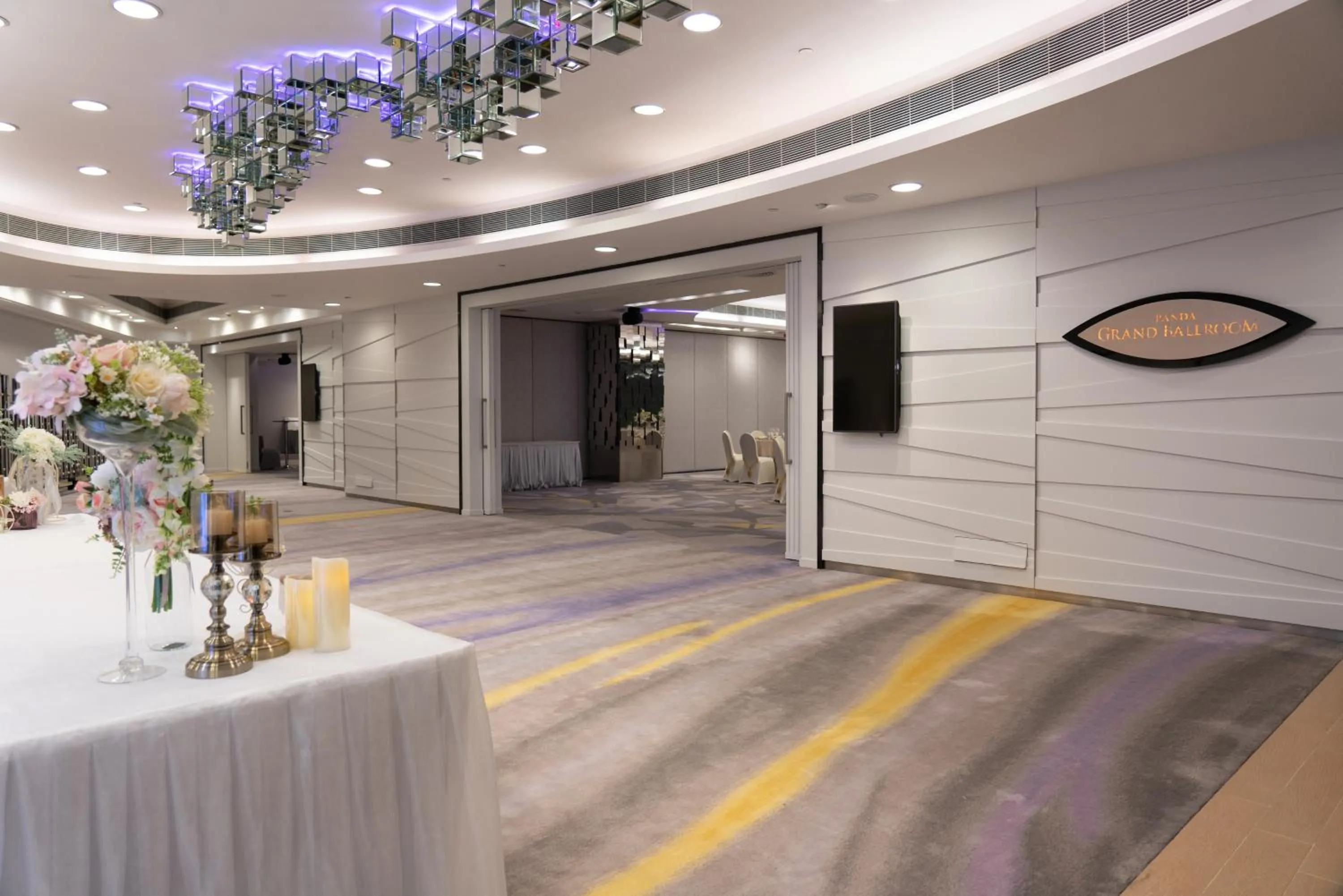 wedding in Panda Hotel