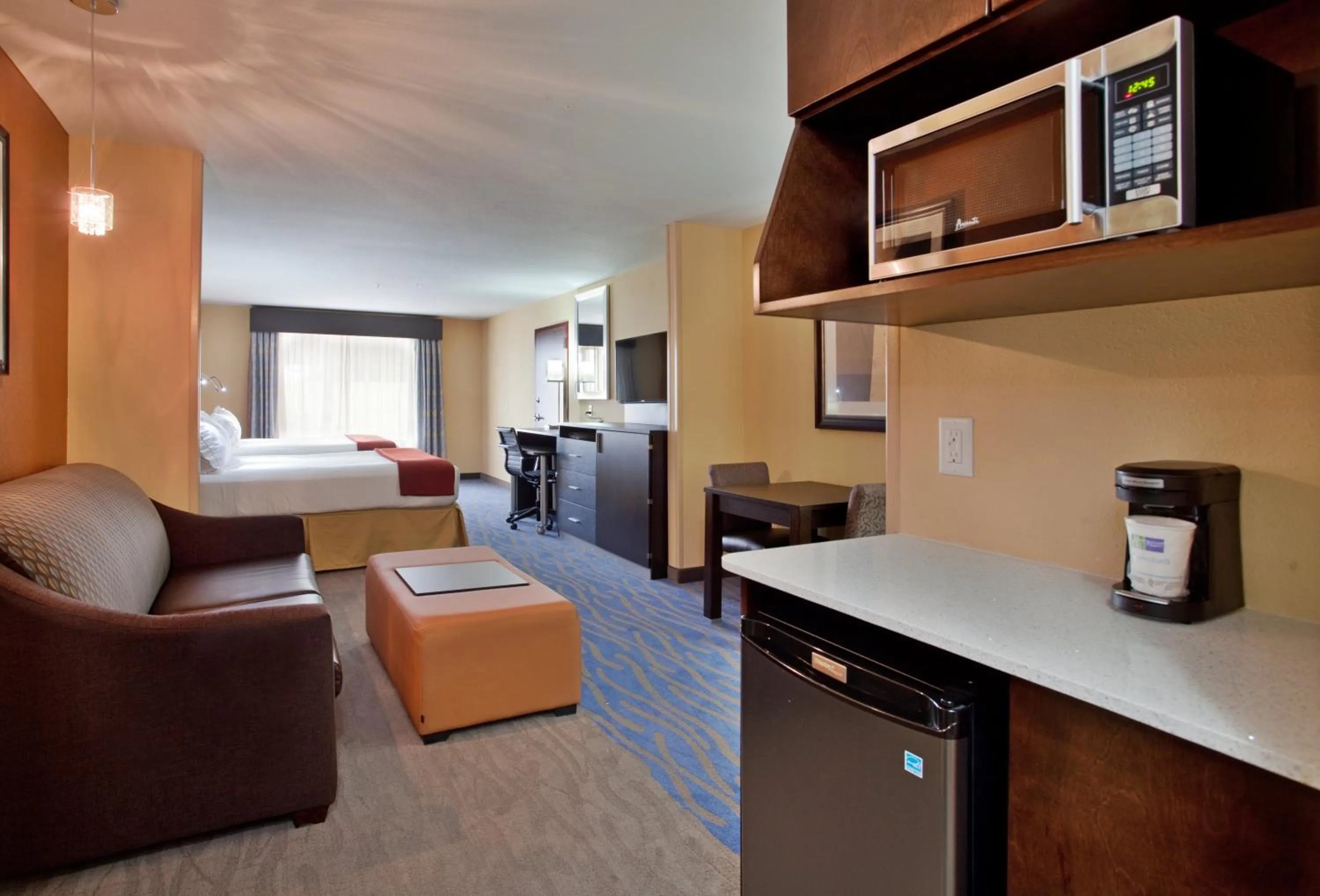 Photo of the whole room in Holiday Inn Express & Suites St Louis Airport by IHG