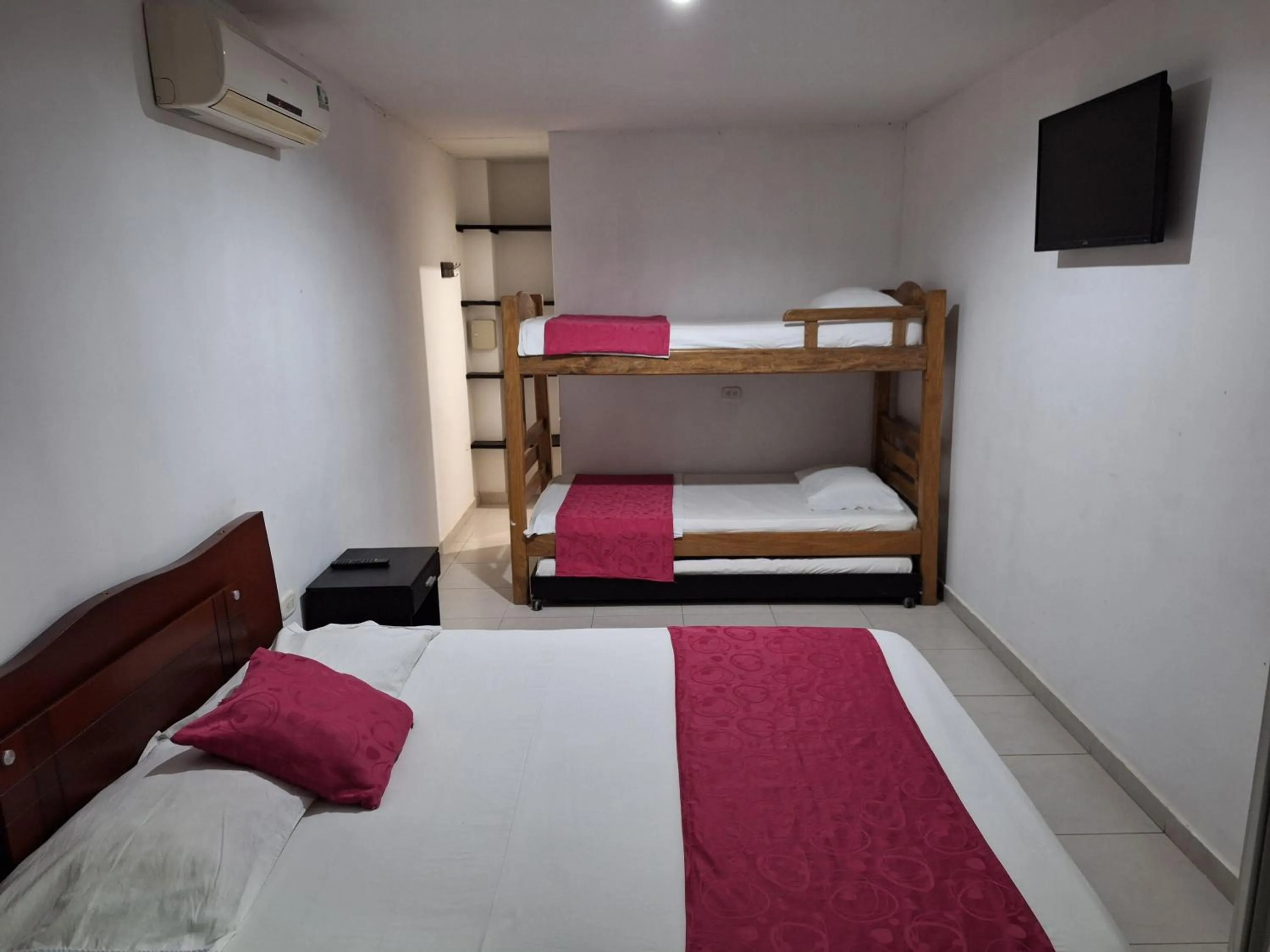 Bed in Apartahotel Tukasa Rodadero