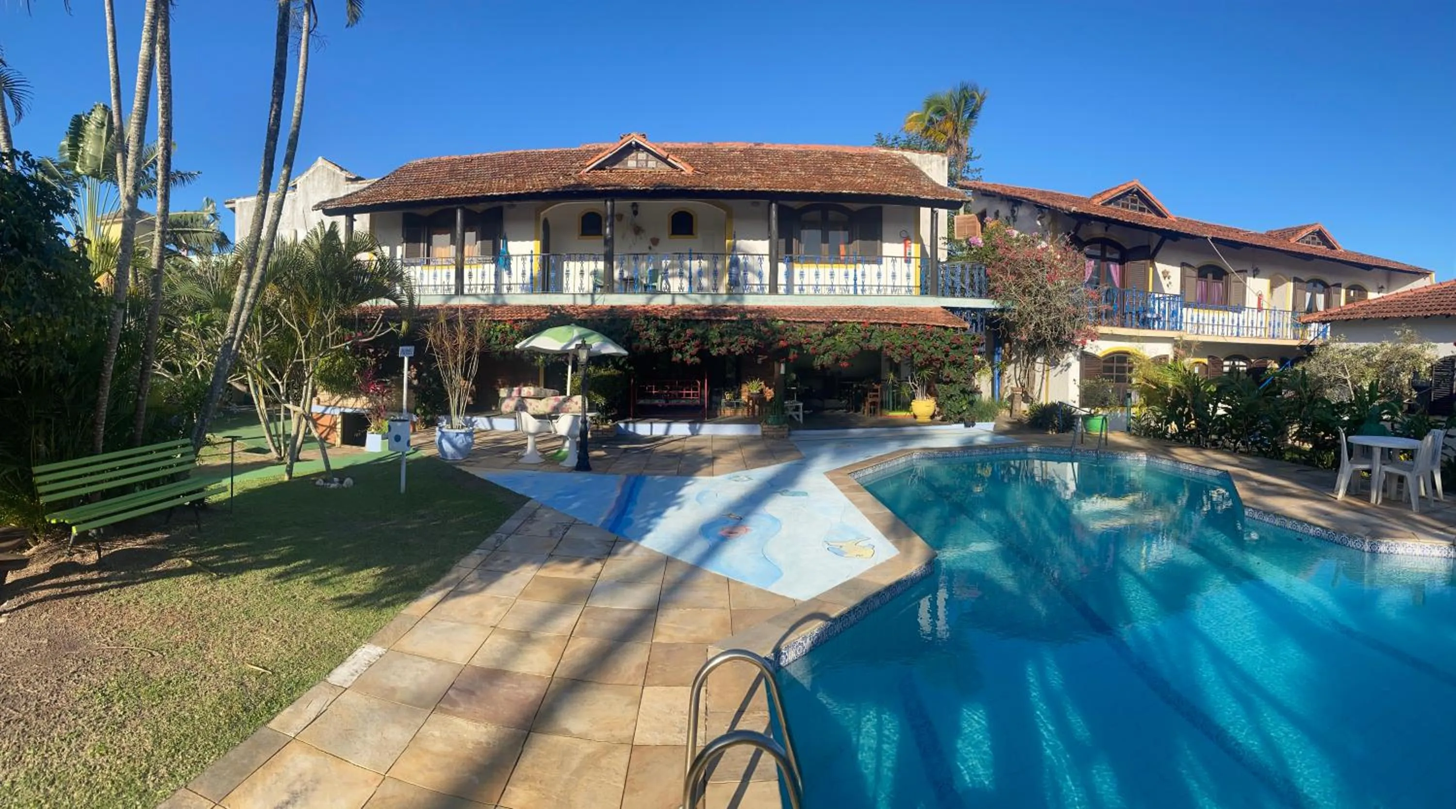 Property building in Pousada Chez Moi